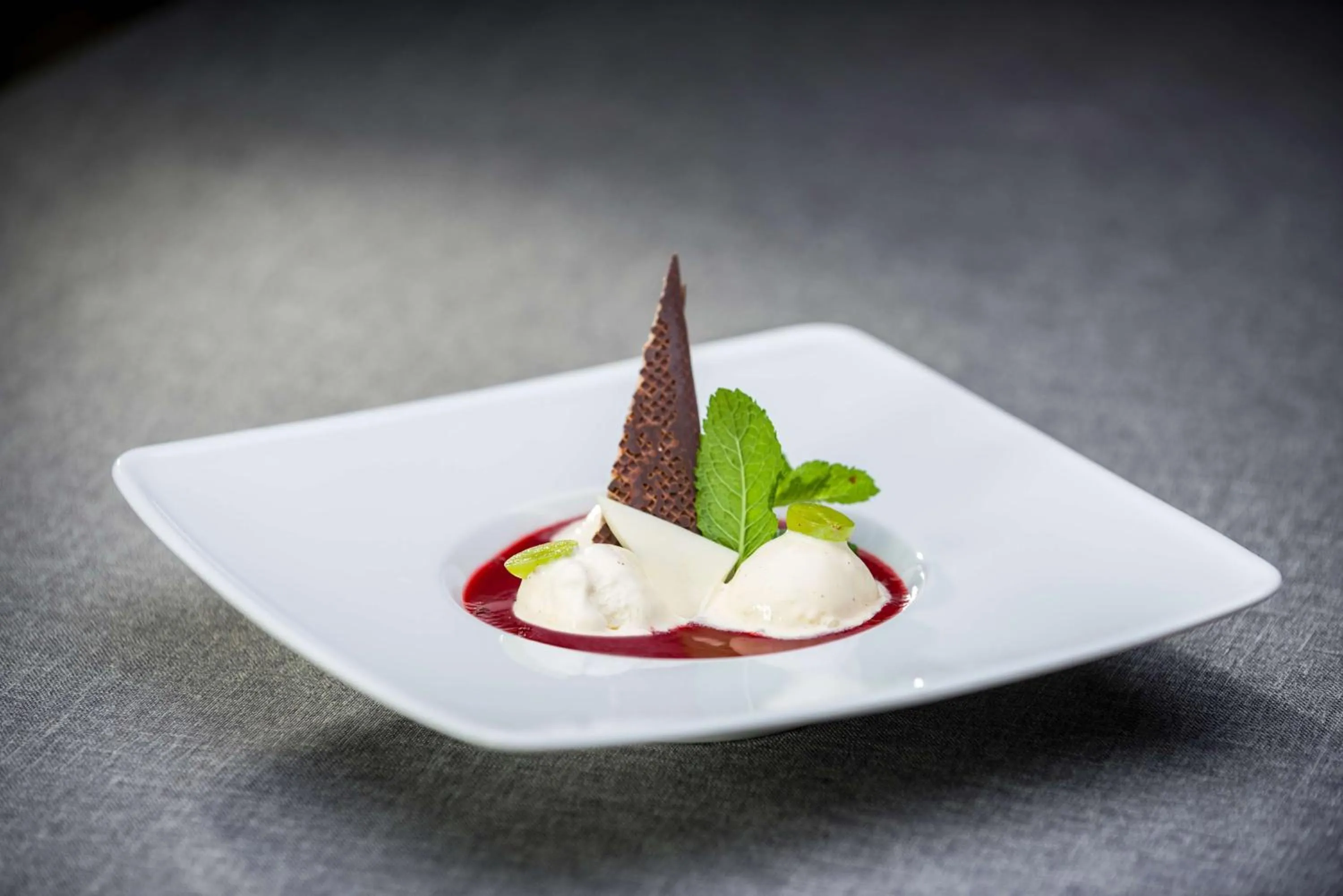 Restaurant/places to eat in Best Western Hotel Jurata