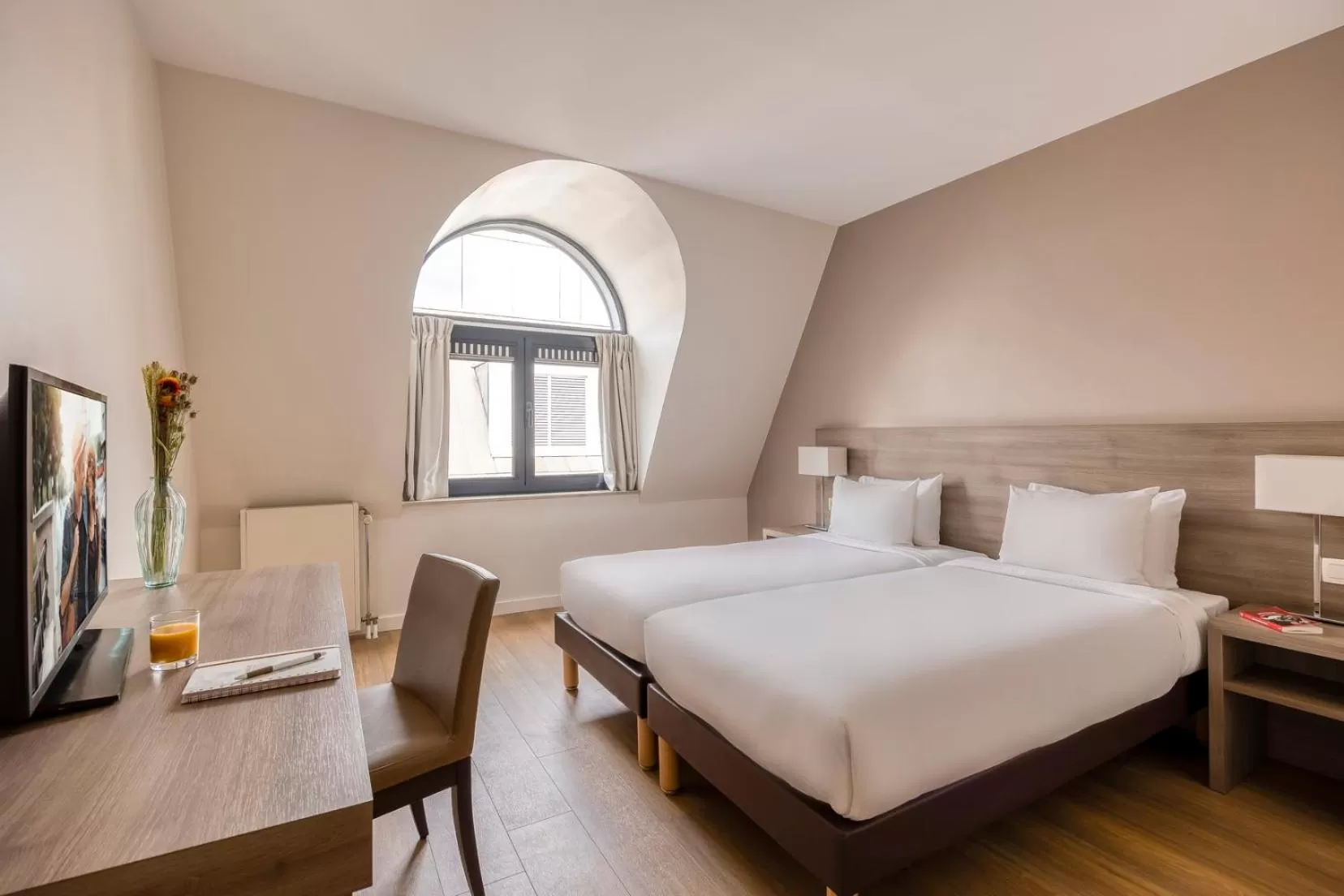 Photo of the whole room, Bed in Citadines Toison d'Or Brussels