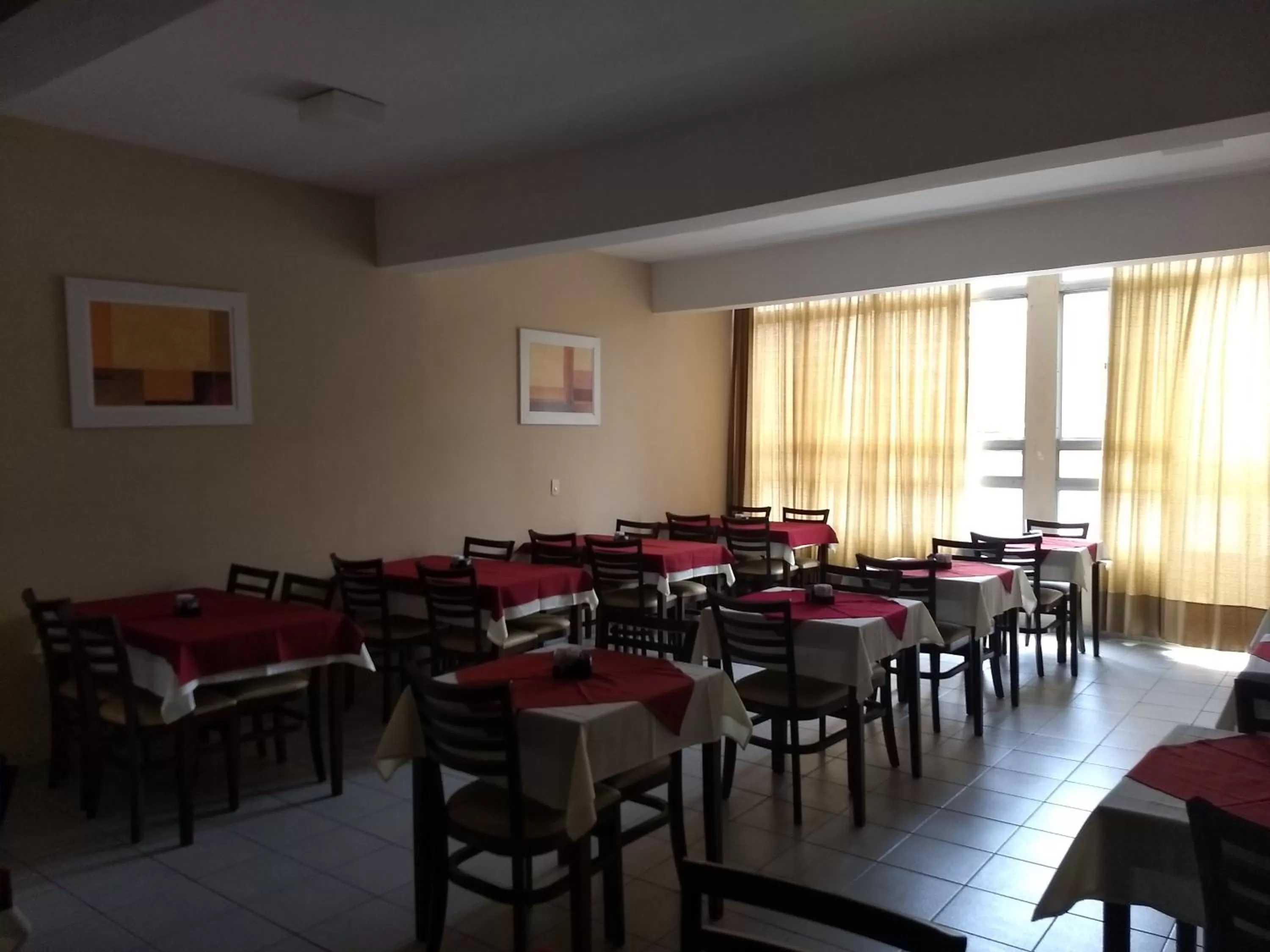 Restaurant/Places to Eat in Euro Hotel