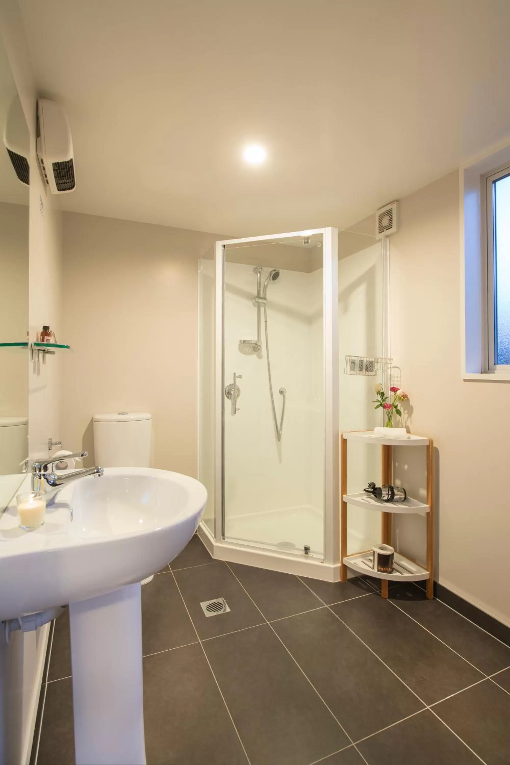 Shower in Vita Nova Motel