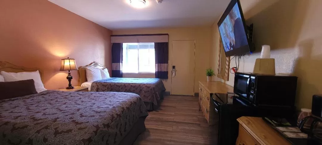 Photo of the whole room in Lakeview Inn