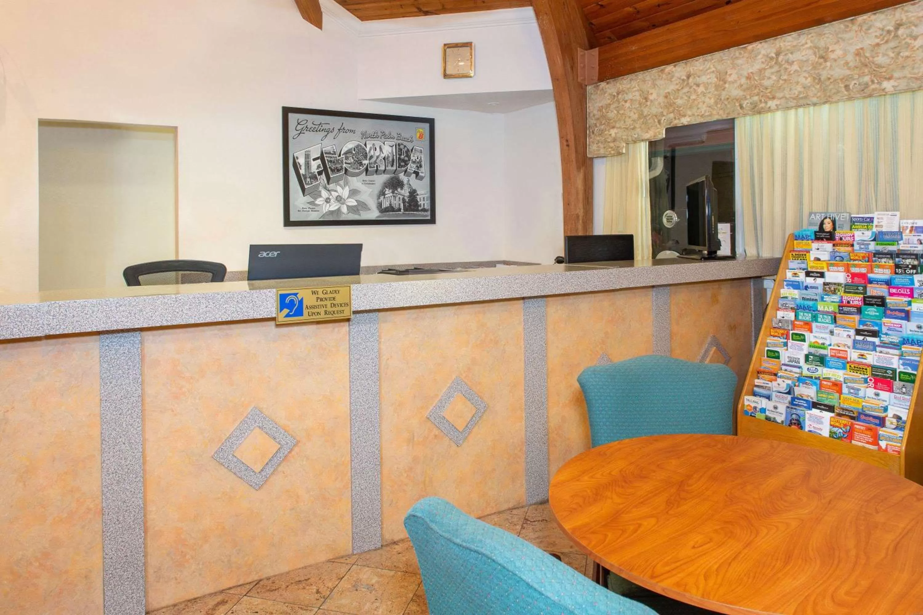 Lobby or reception in Super 8 by Wyndham North Palm Beach