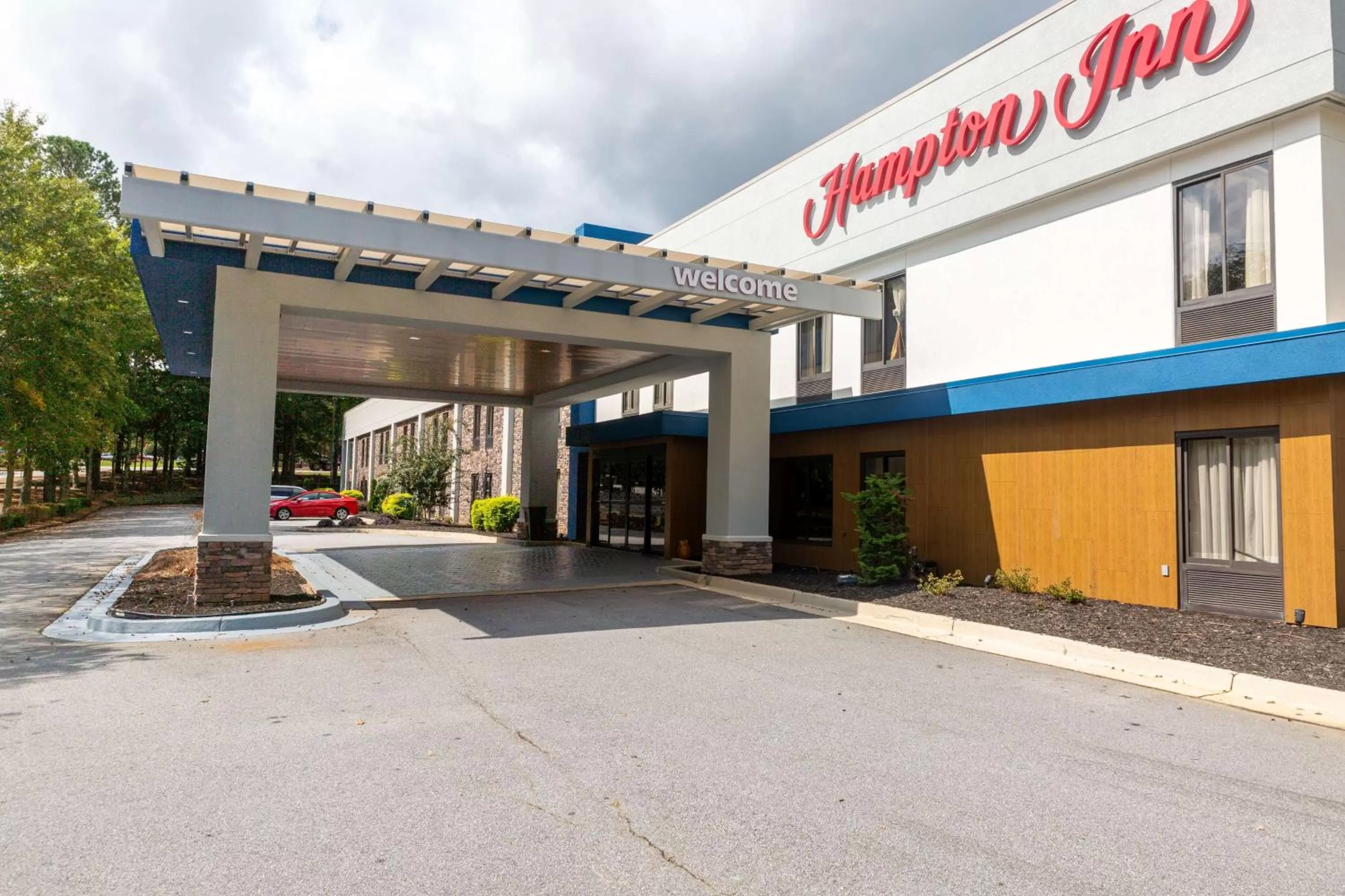 Property building in Hampton Inn Atlanta/Peachtree City