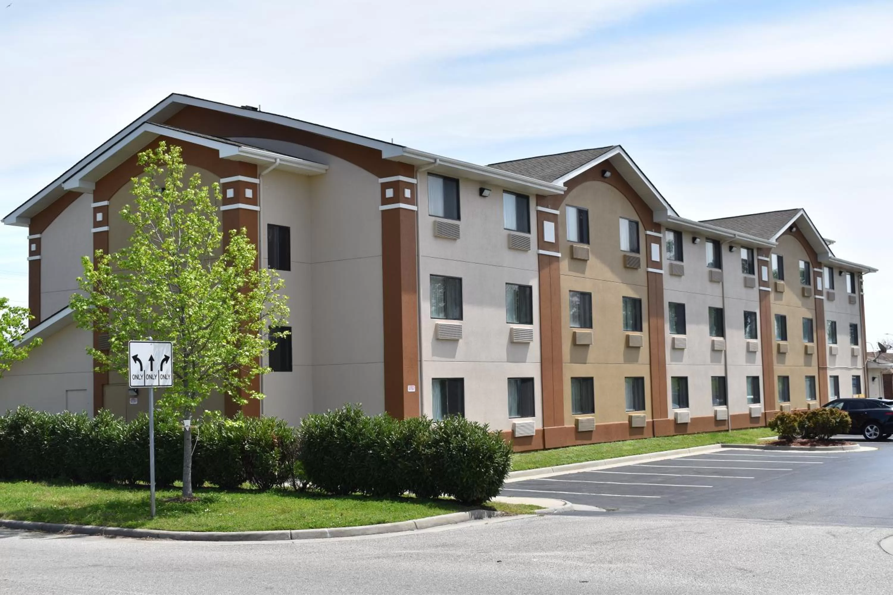 Property building in Super 8 by Wyndham Newport News/Jefferson Ave.