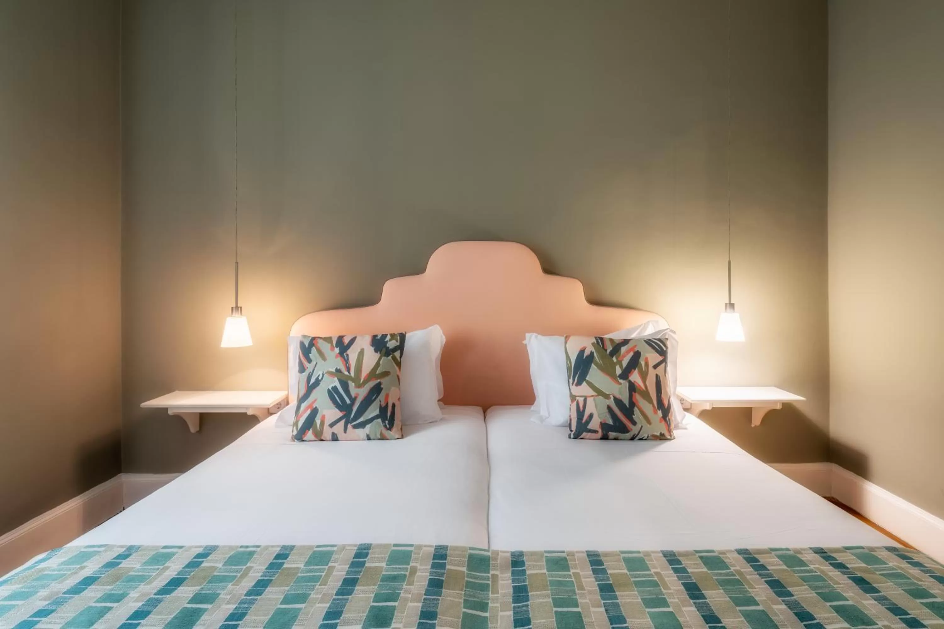 Bedroom, Bed in The Wine Lodges by An Island Apart