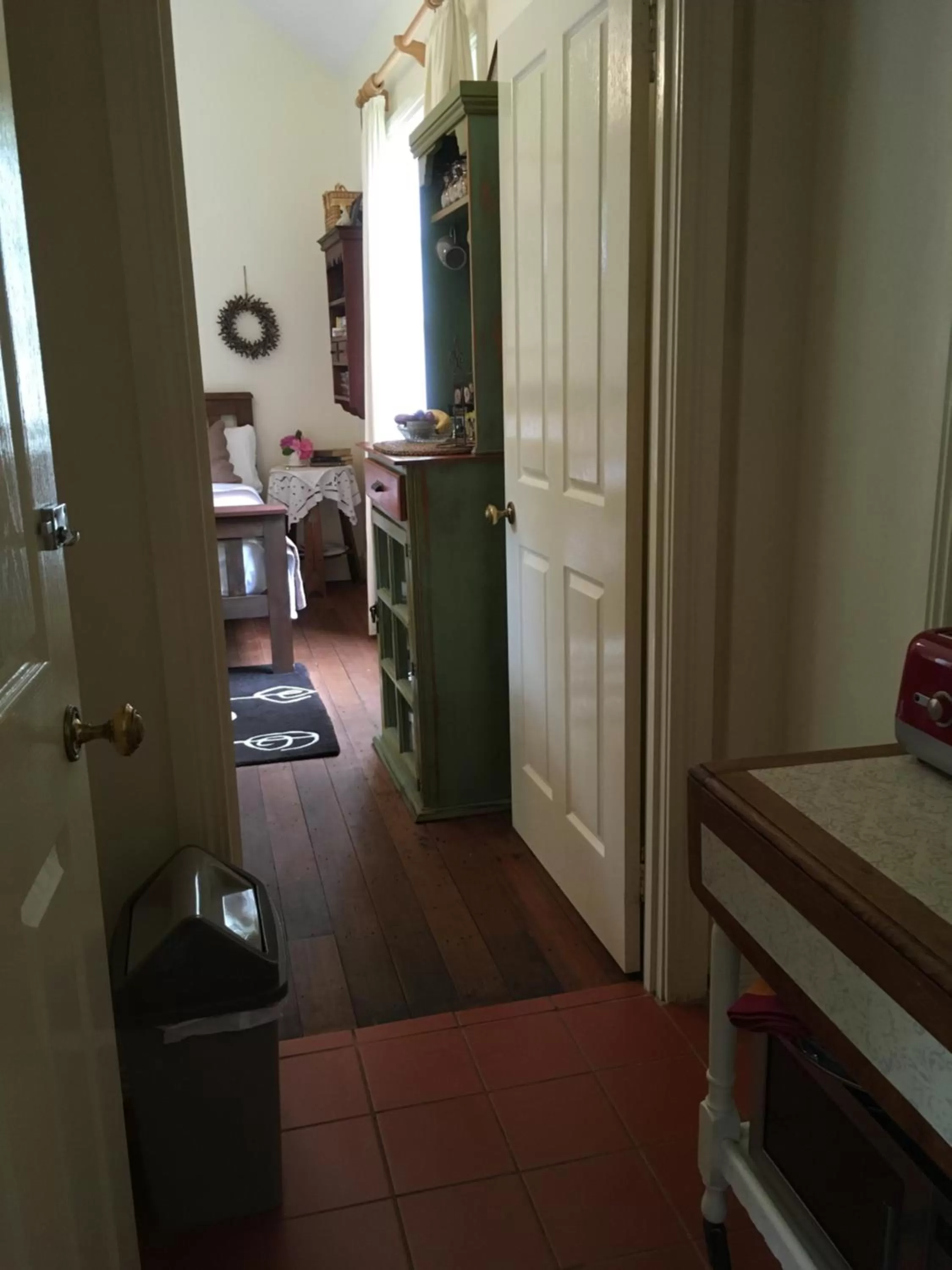 Coffee/tea facilities, Bathroom in Belgrave Hideaway