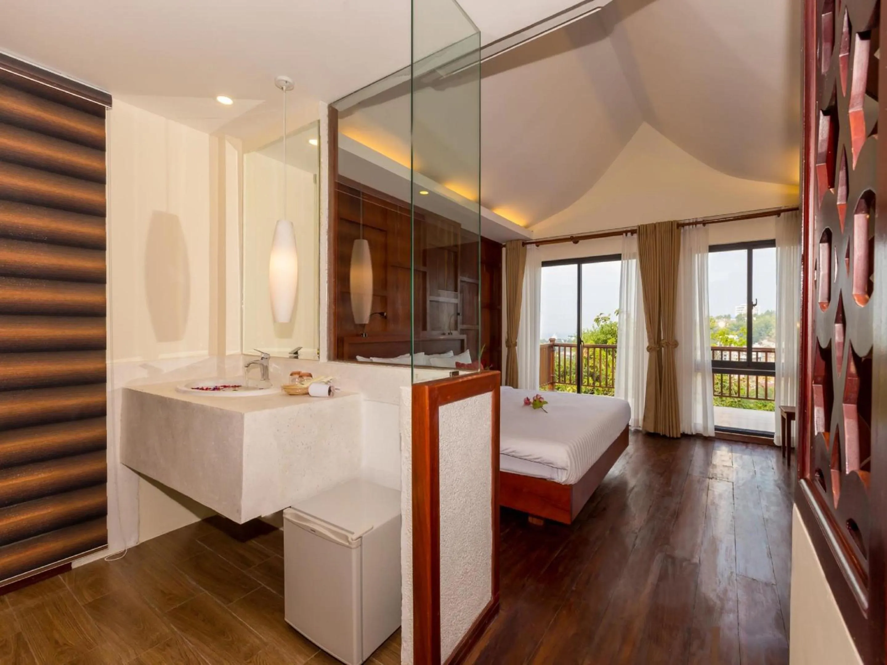 Bathroom, Bed in 360 Resort