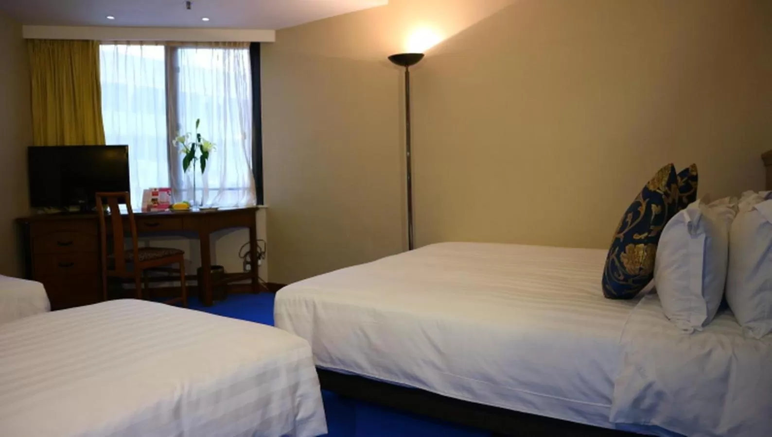 Bed in The Kimberley Hotel