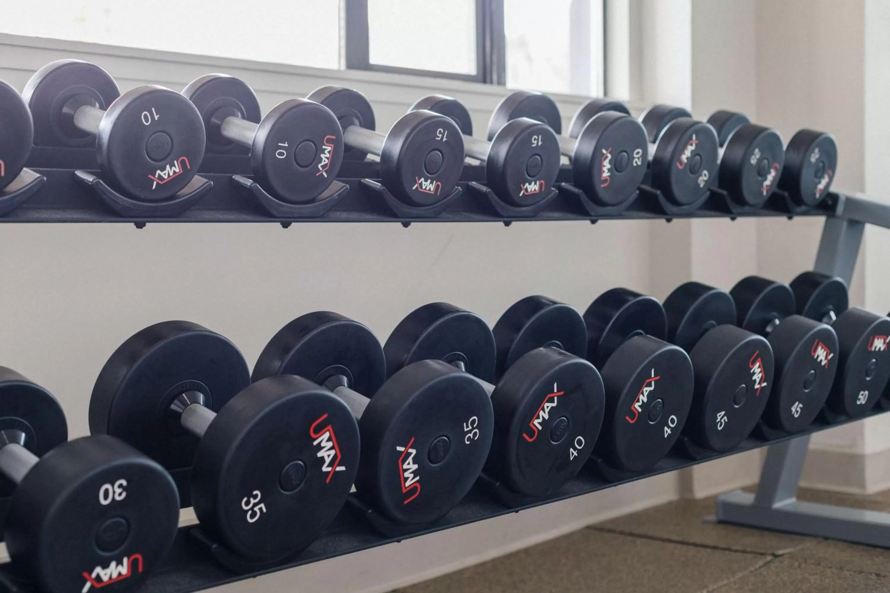 Fitness centre/facilities in DoubleTree by Hilton Hotel & Suites Victoria