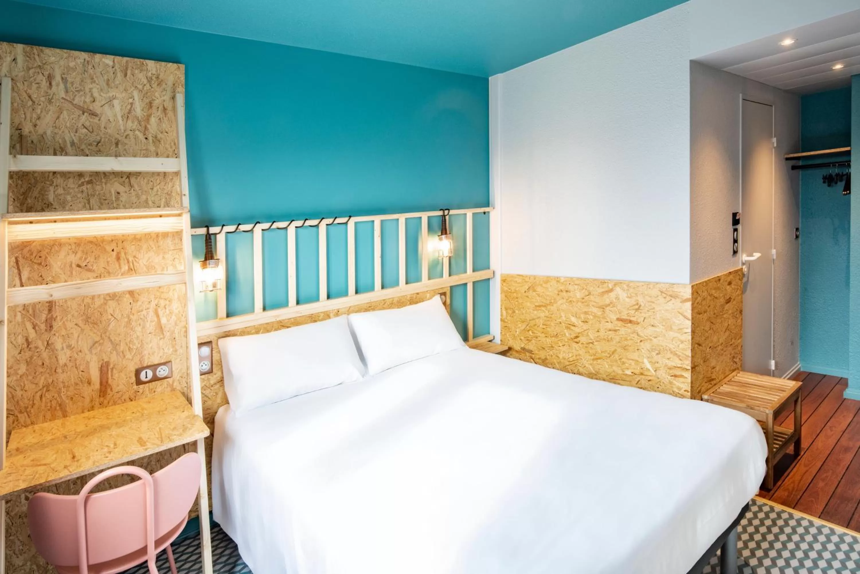 Bedroom, Bed in Birgit Hôtel Le Havre Centre