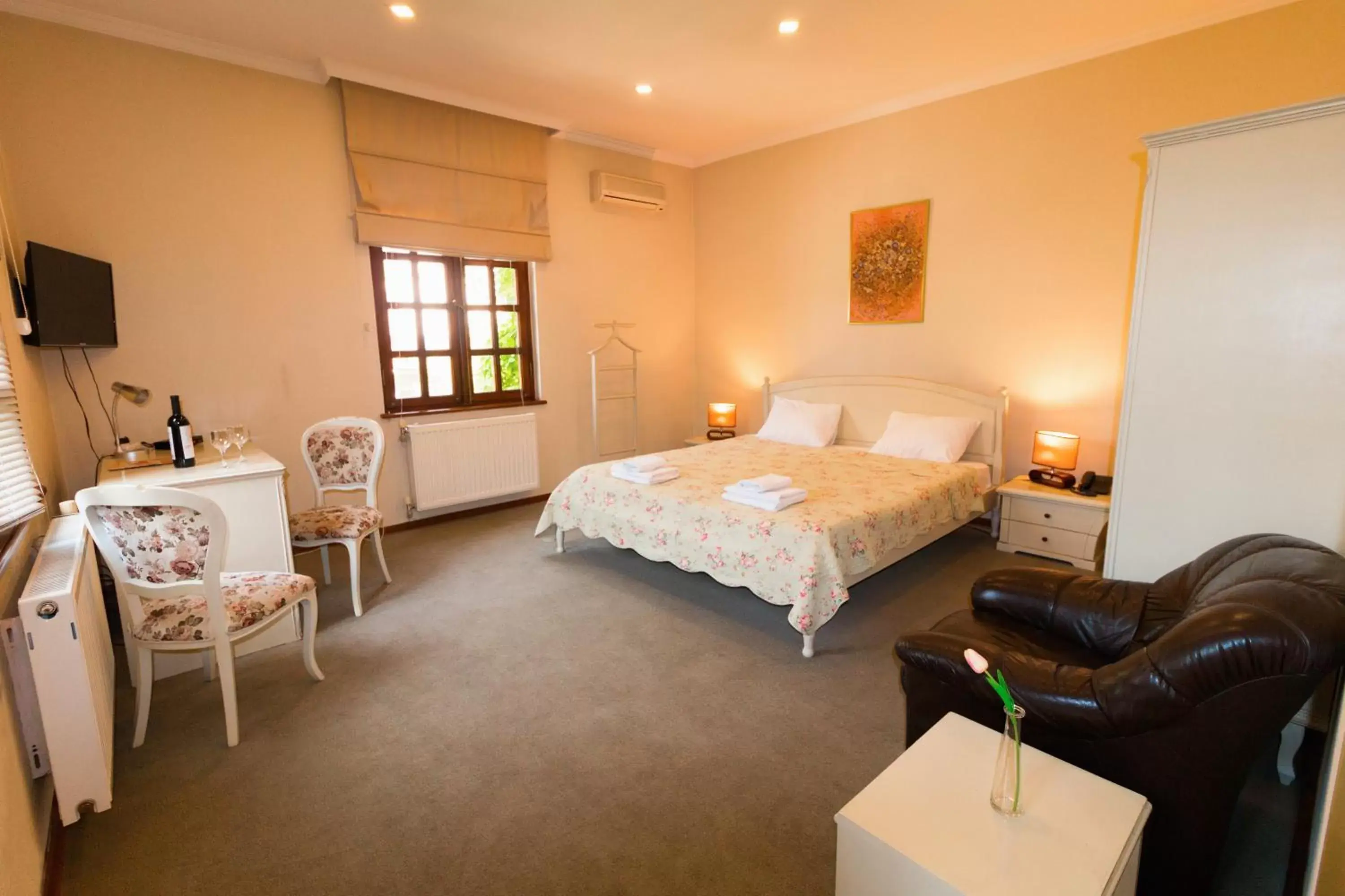 Suite with Balcony in Demi Hotel Suite with Balcony in Demi Hotel