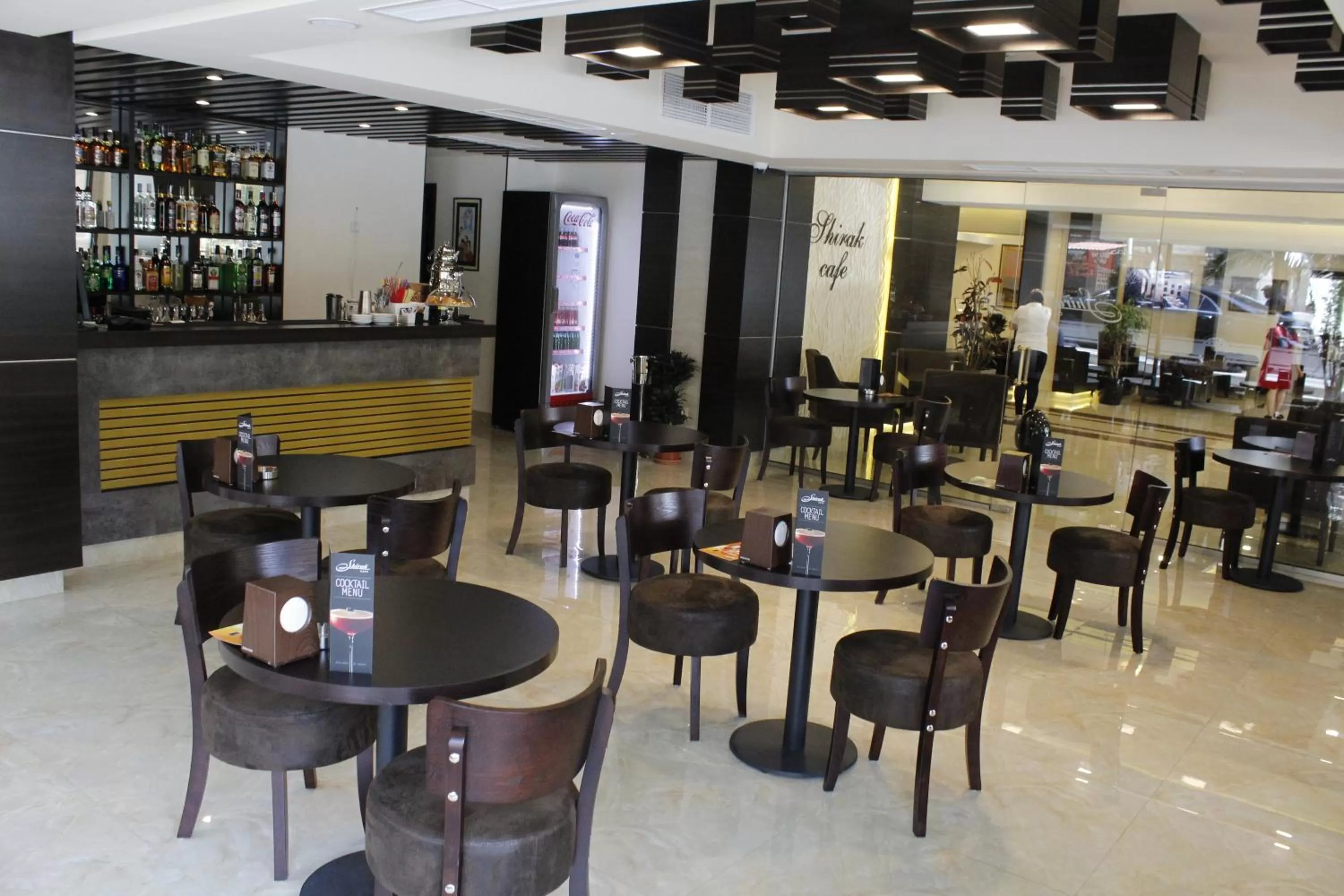 Restaurant/places to eat in Shirak Hotel