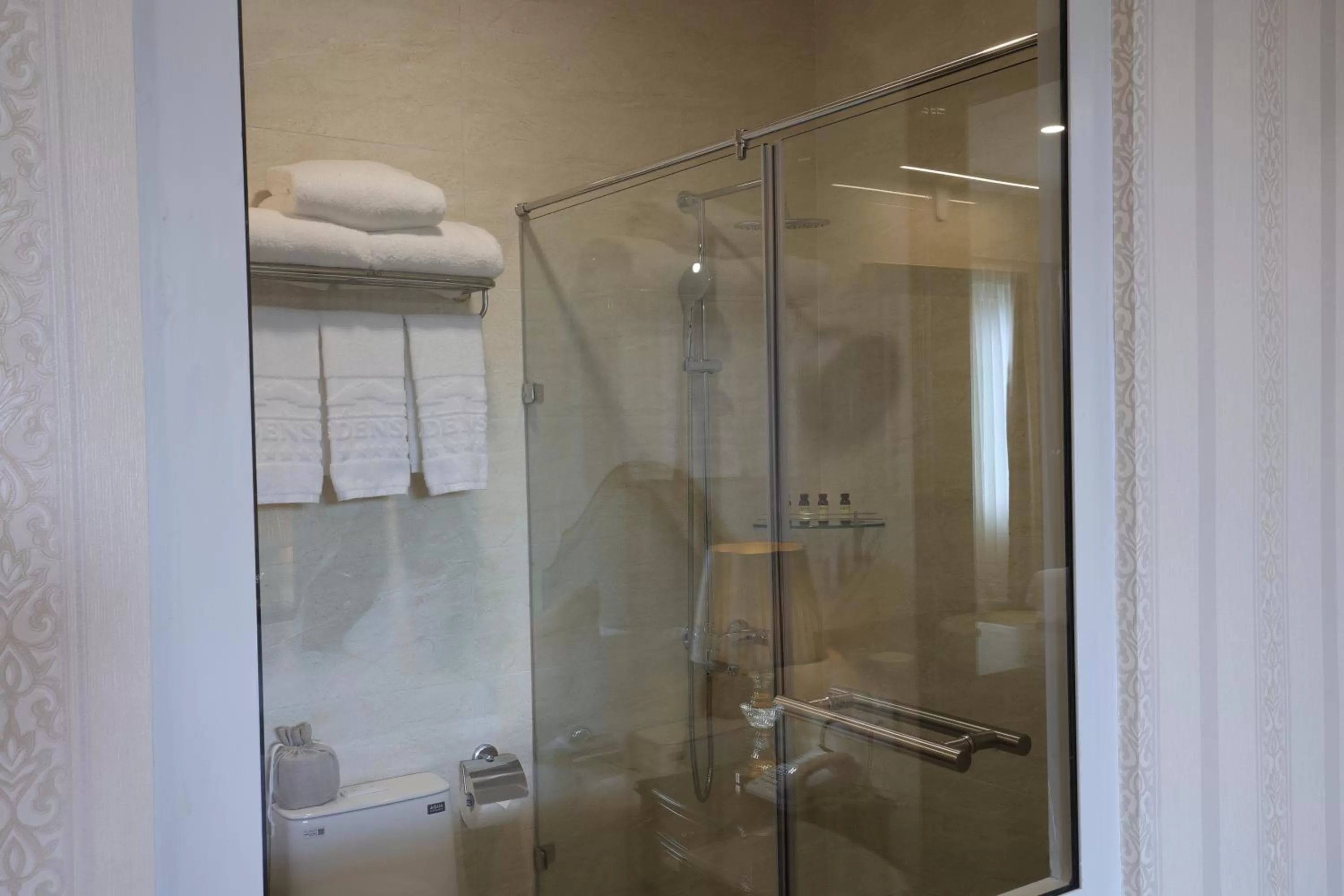 Shower in Dalat Edensee Lake Resort & Spa