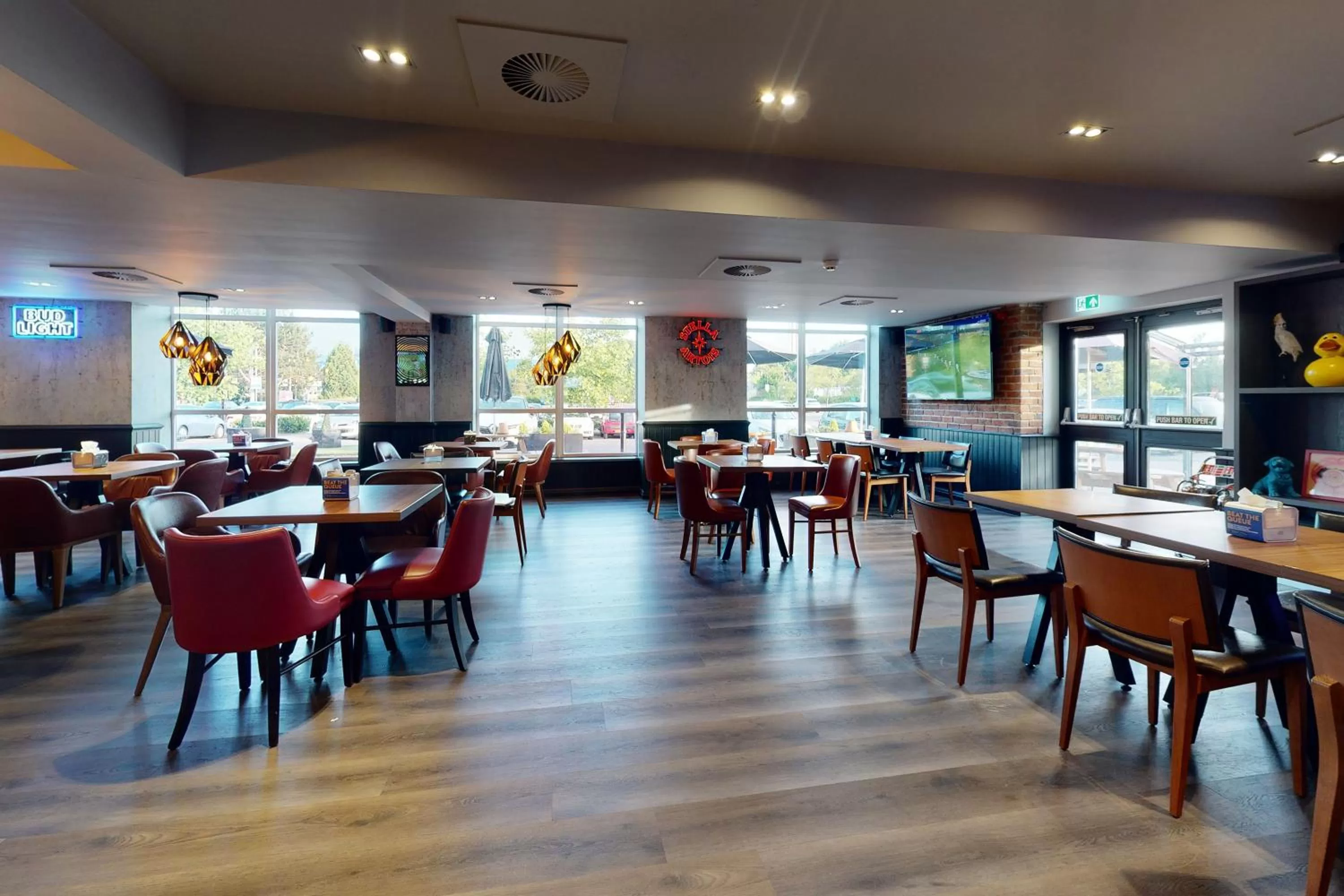 Restaurant/places to eat in Village Hotel Bournemouth