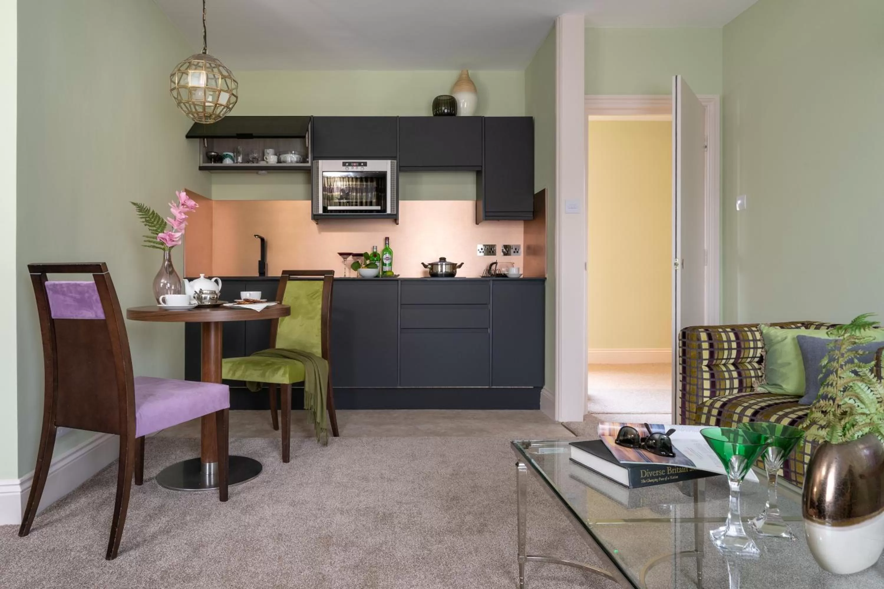 Kitchen or kitchenette in Palm Grove Apartments