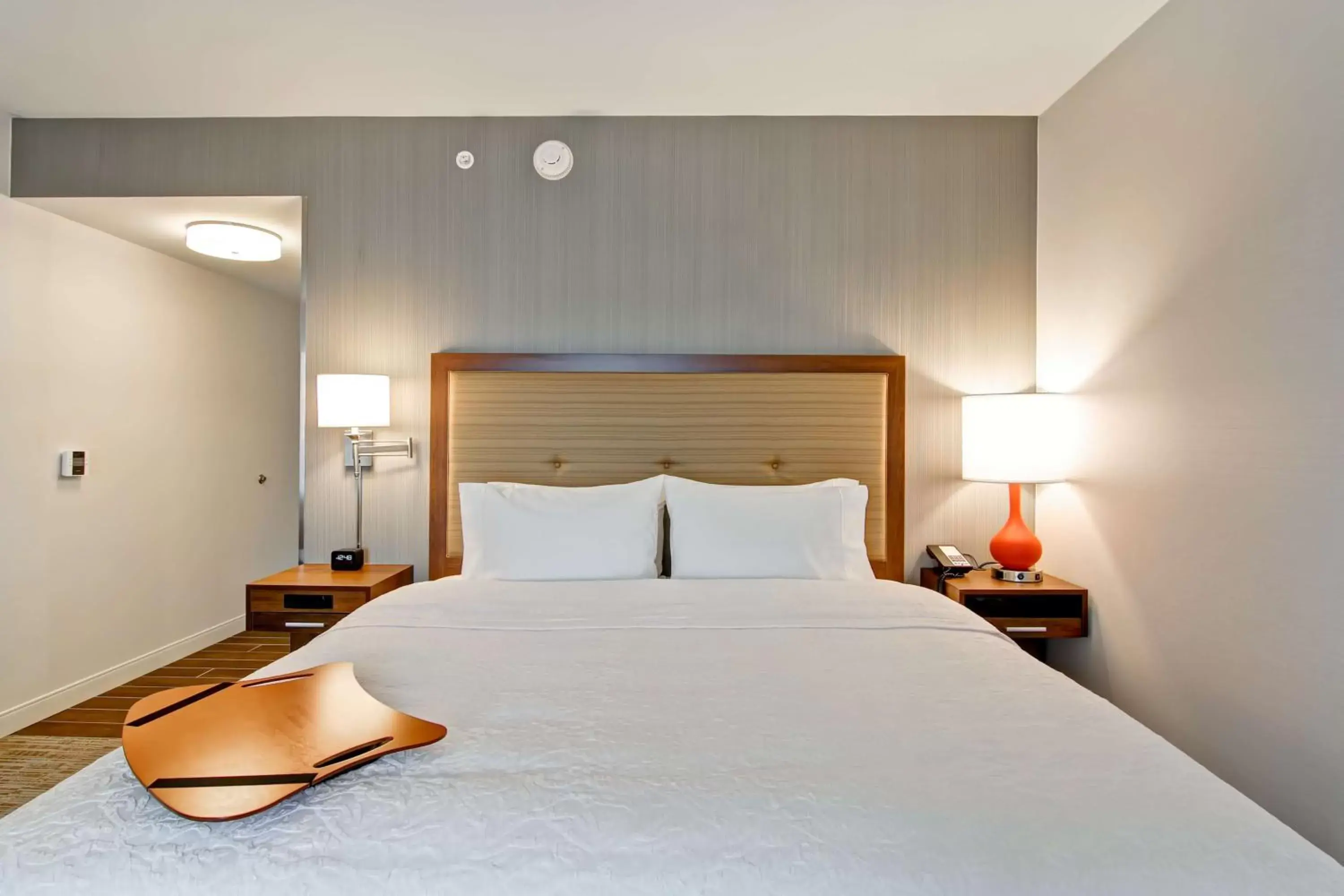 King Room - Mobility Access/Non-Smoking in Hampton Inn & Suites Detroit/Troy King Room - Mobility Access/Non-Smoking in Hampton Inn & Suites Detroit/Troy