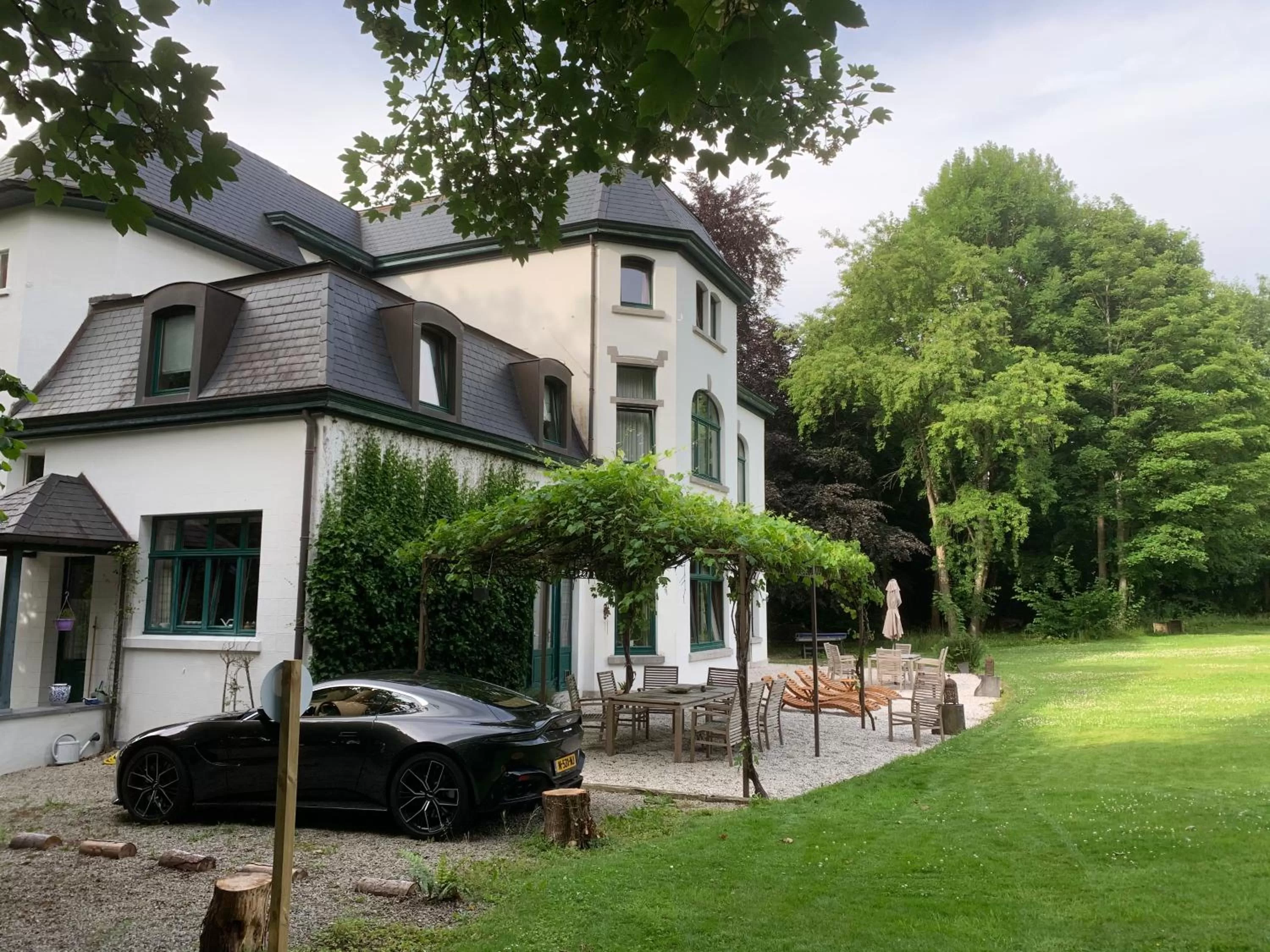 Property Building in L'Étape Fagnarde - Bed, Breakfast & Sauna