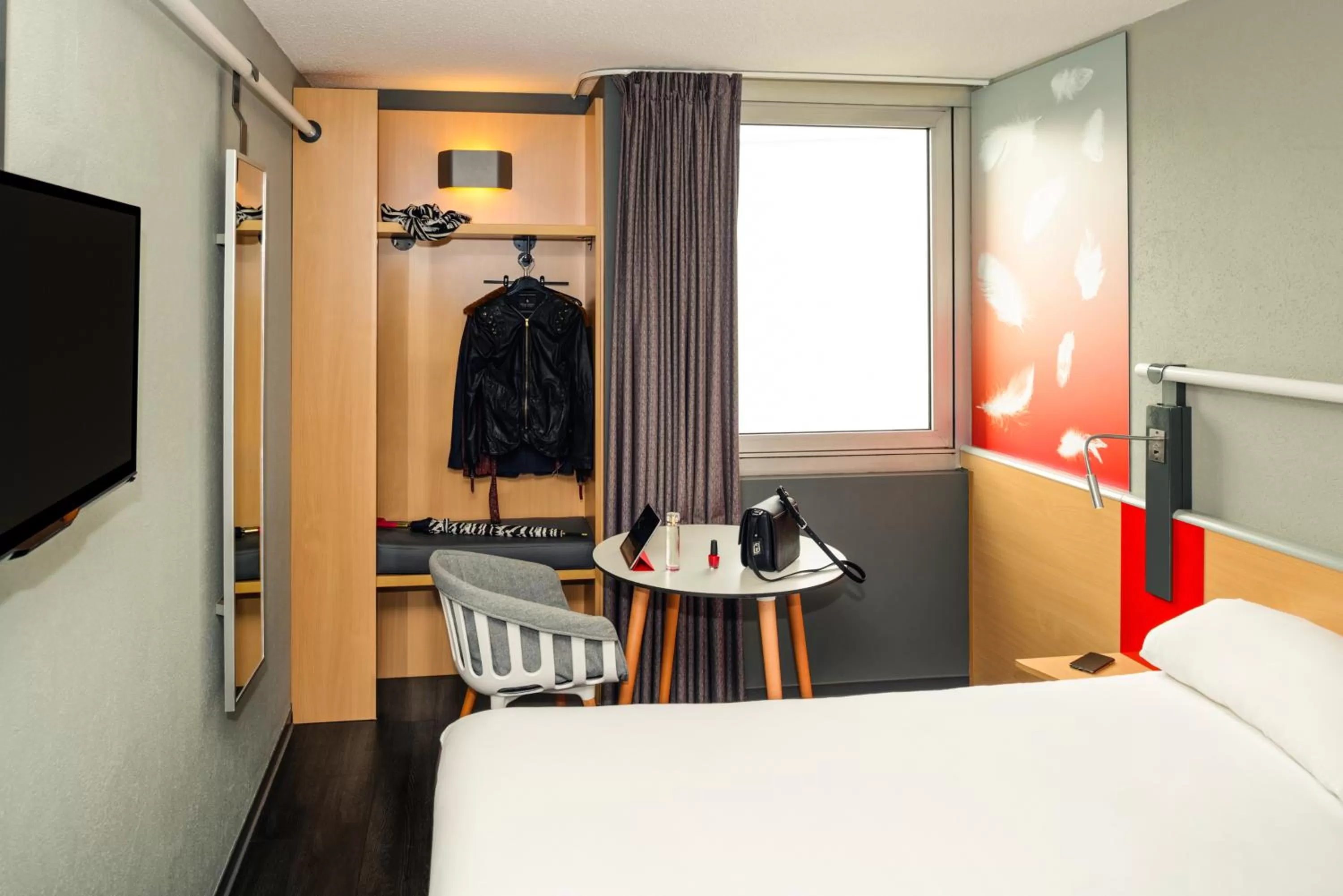 Bed in ibis Longwy Mexy