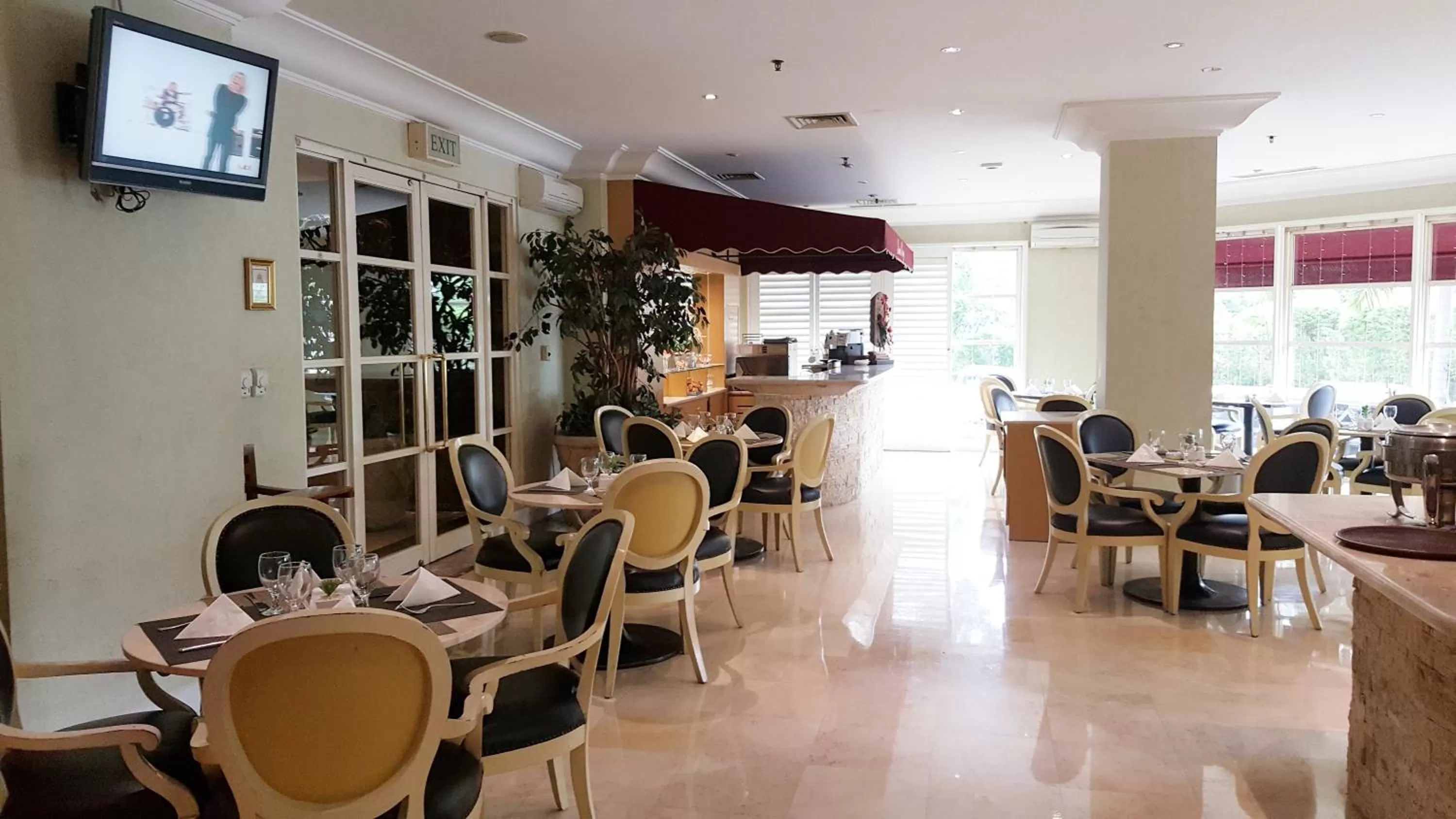 Restaurant/places to eat in Batavia Hotel & Serviced Apartments Jakarta