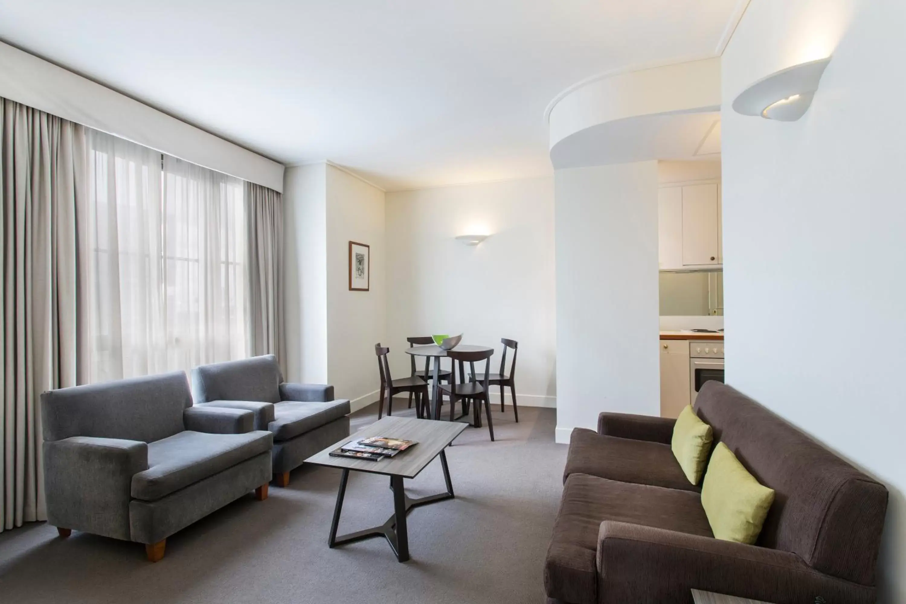 One-Bedroom Apartment in Mantra on Jolimont Melbourne One-Bedroom Apartment in Mantra on Jolimont Melbourne