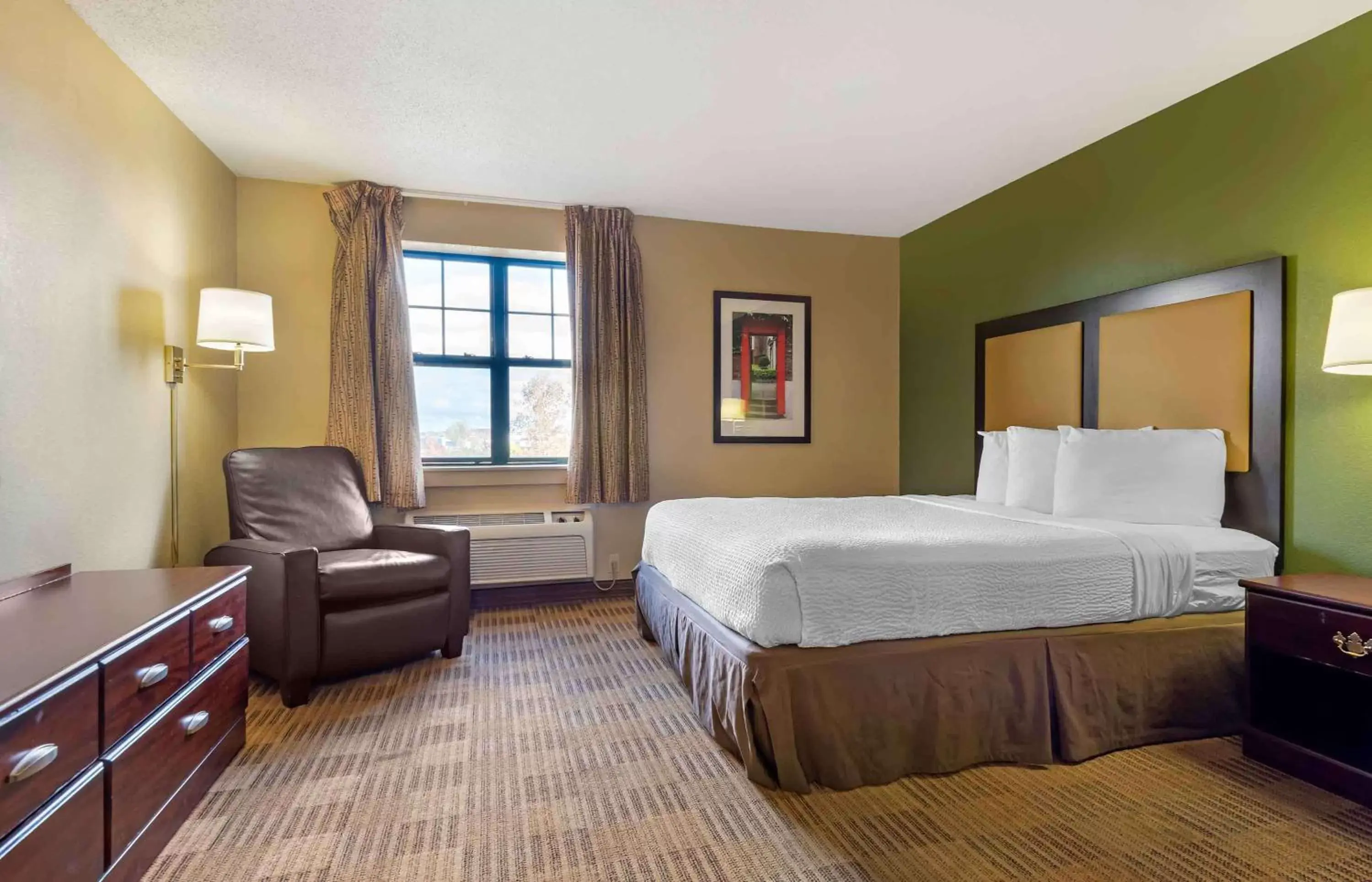 Queen studio with 1 Queen Bed - Disability Access/Non-Smoking in Extended Stay America Suites - Rochester - Henrietta Queen studio with 1 Queen Bed - Disability Access/Non-Smoking in Extended Stay America Suites - Rochester - Henrietta