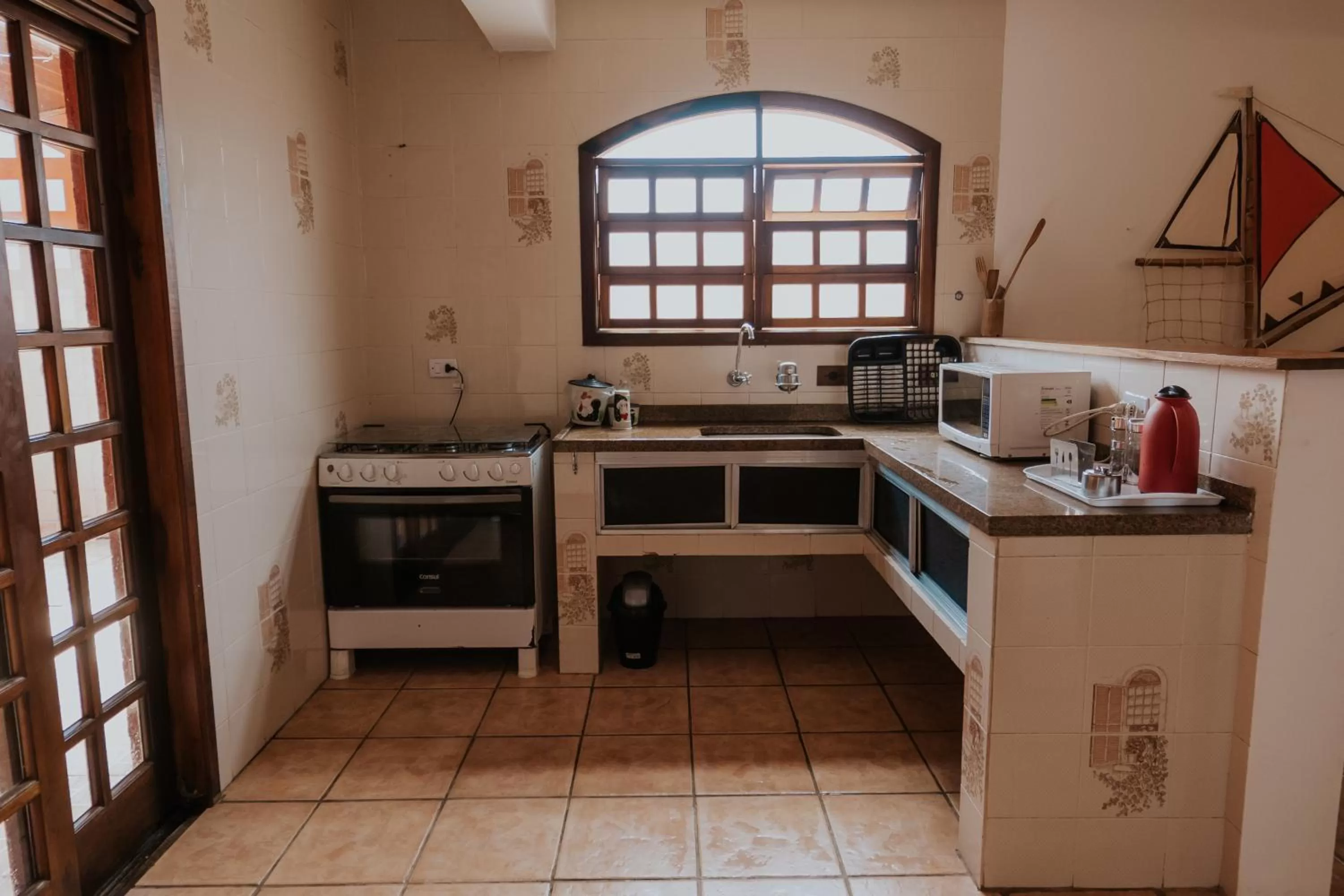 Kitchen or kitchenette, Kitchen/Kitchenette in Pousada Ilha Vitoria