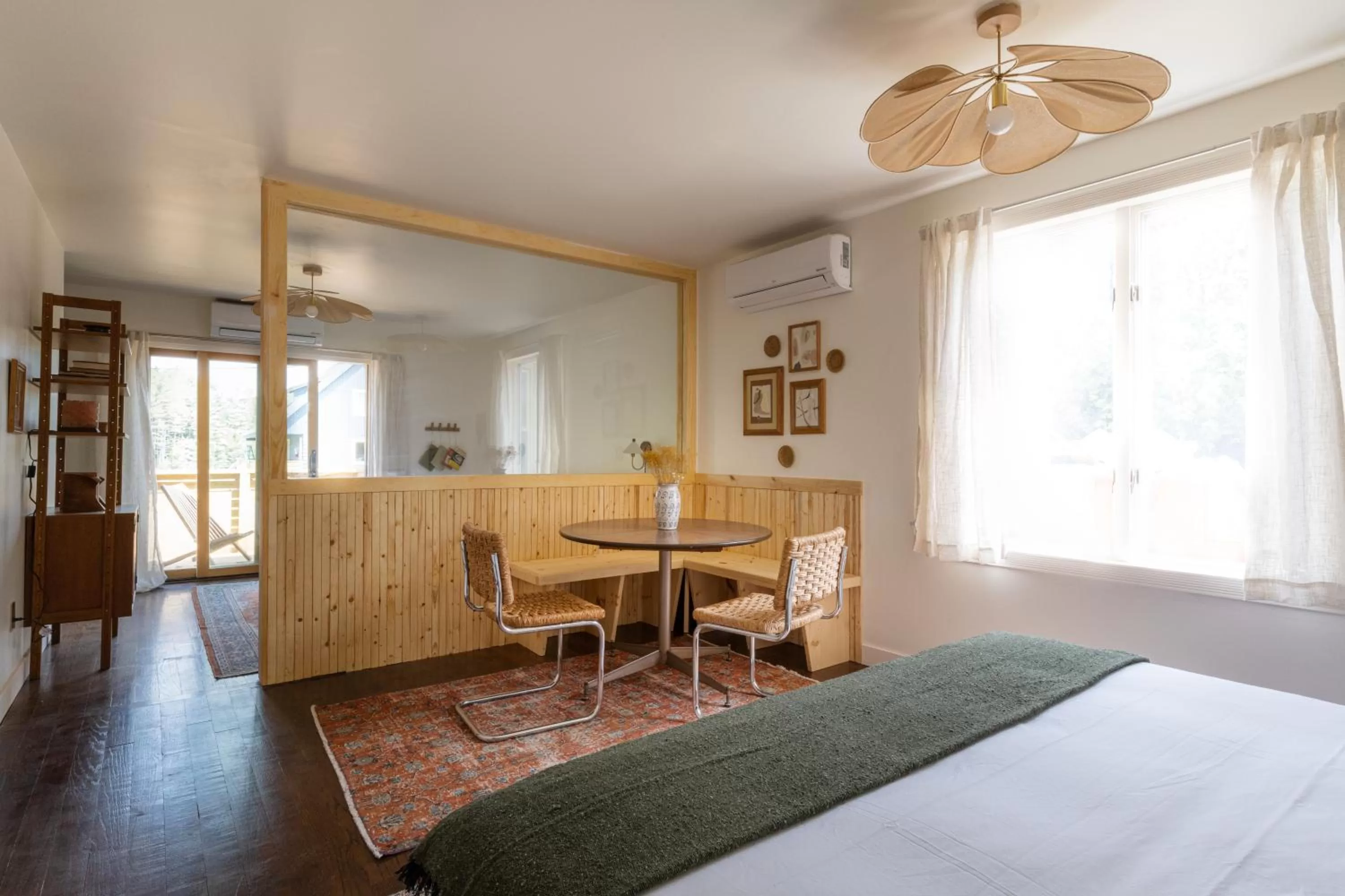 Bed in Eastwind Hotel Lake Placid