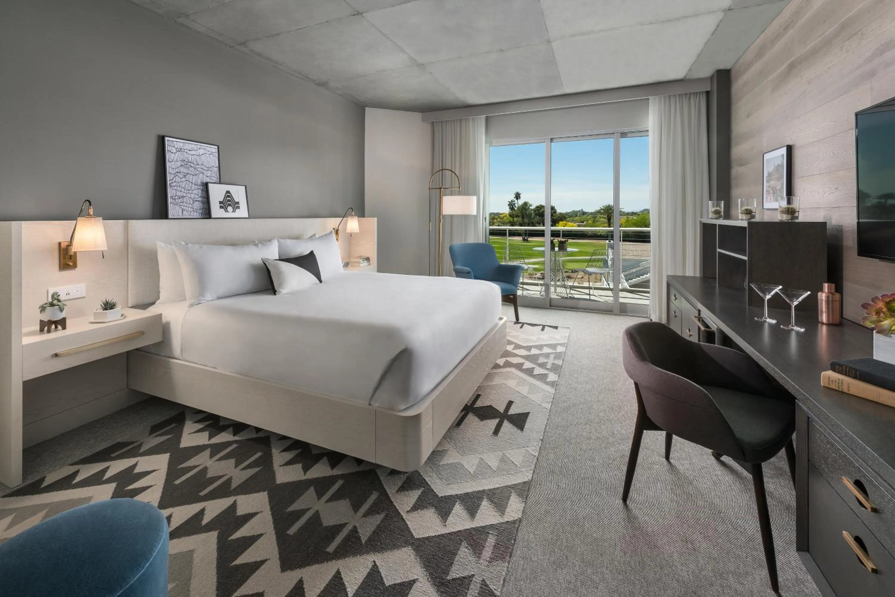 Bedroom, Bed in Mountain Shadows Resort Scottsdale