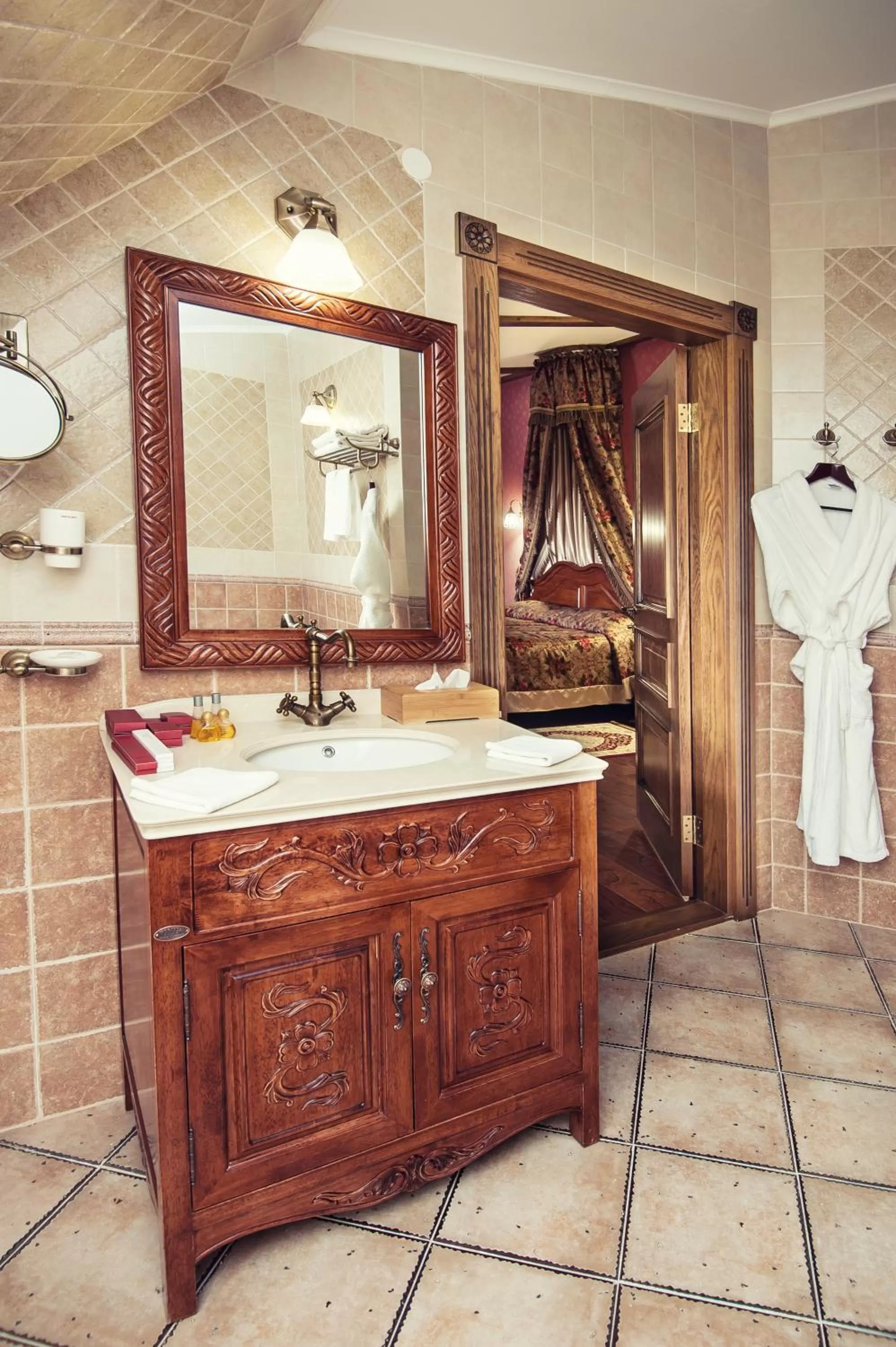 Shower, Bathroom in Boutique Hotel Traditional
