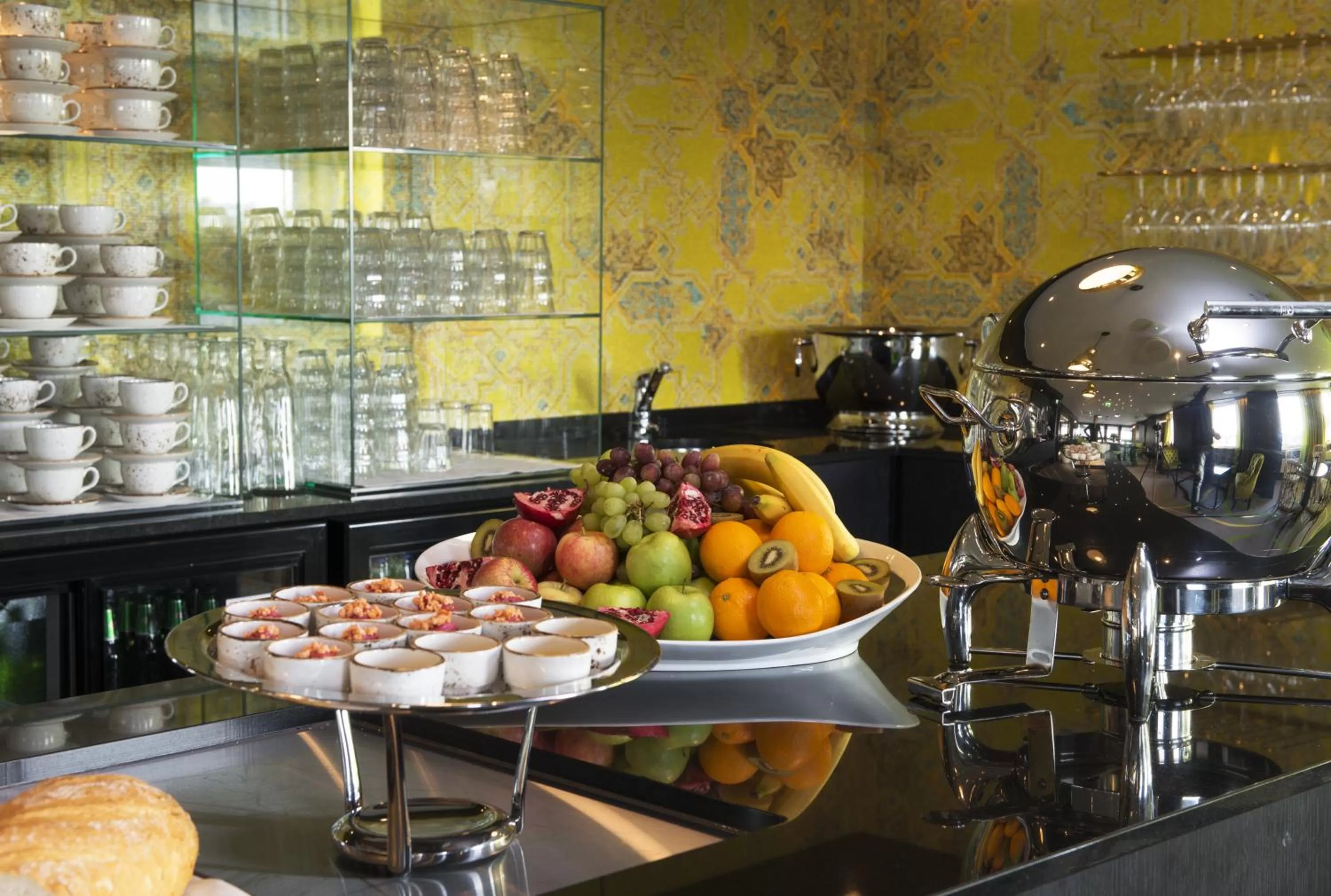 Communal lounge/ TV room in Thon Hotel Rosenkrantz Oslo