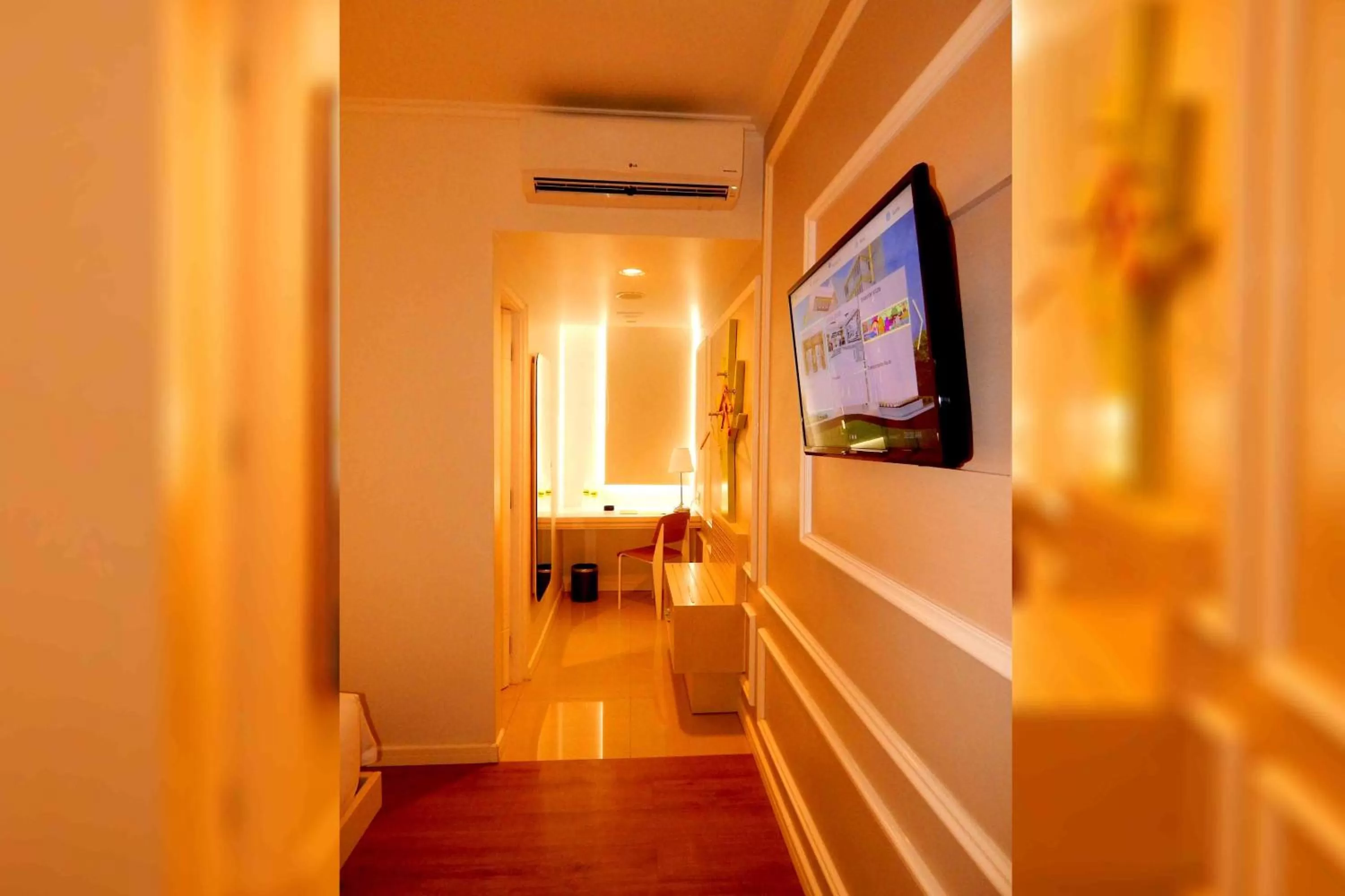 Property building in MaxOne Signature Glodok Jakarta