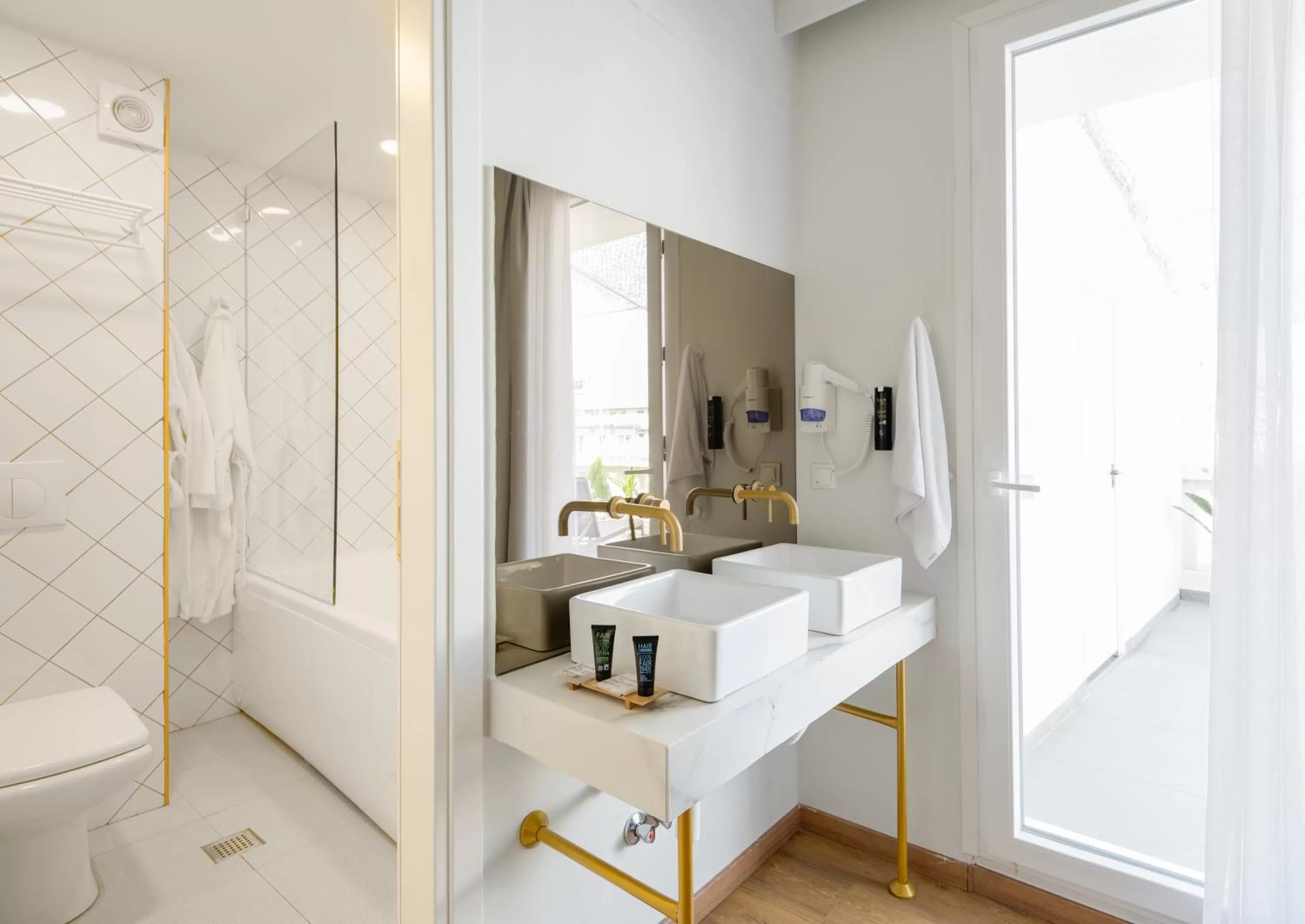 Toilet in Colors Urban Hotel Thessaloniki