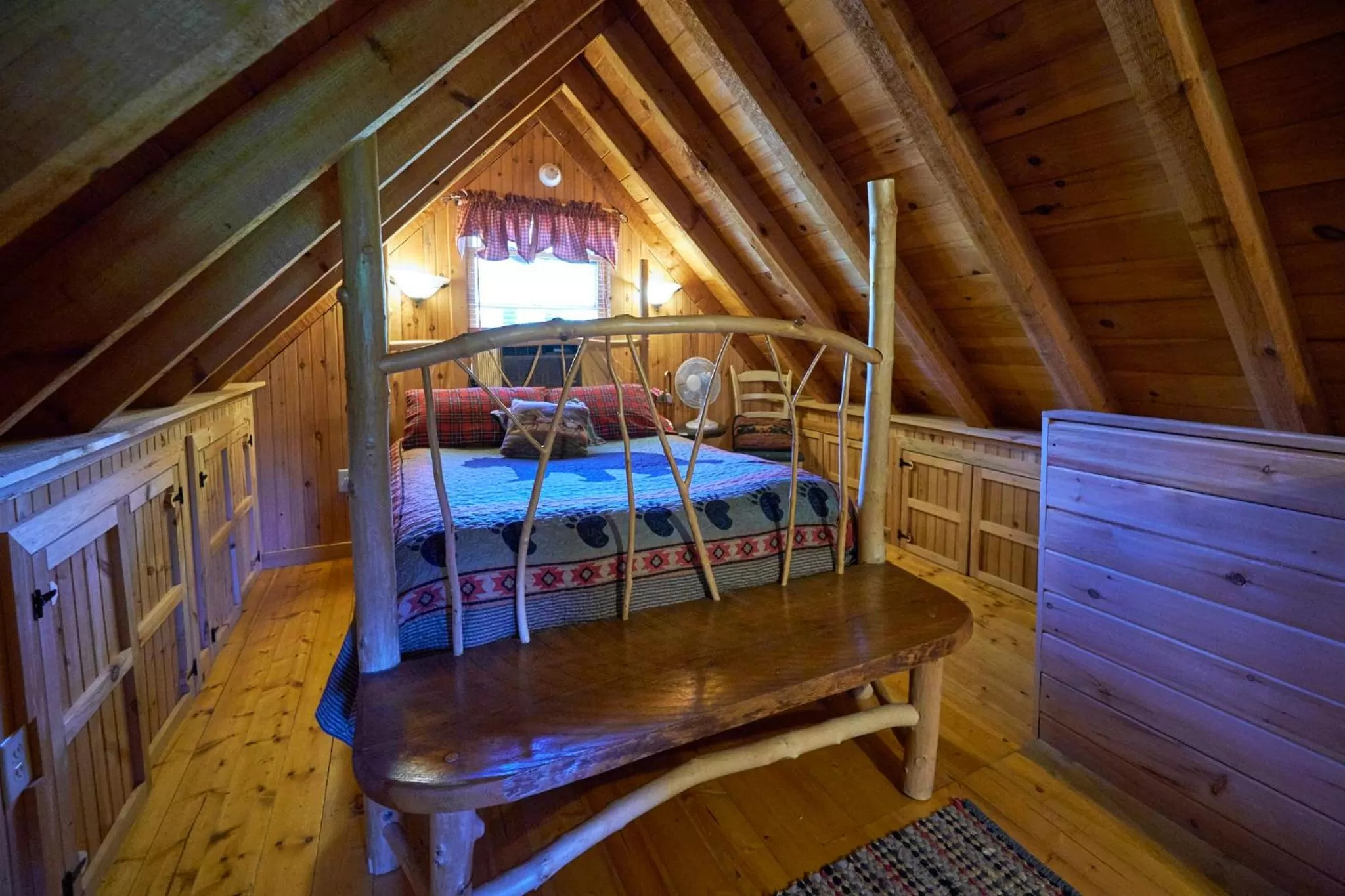 Creekwalk Inn Bed and Breakfast with Cabins