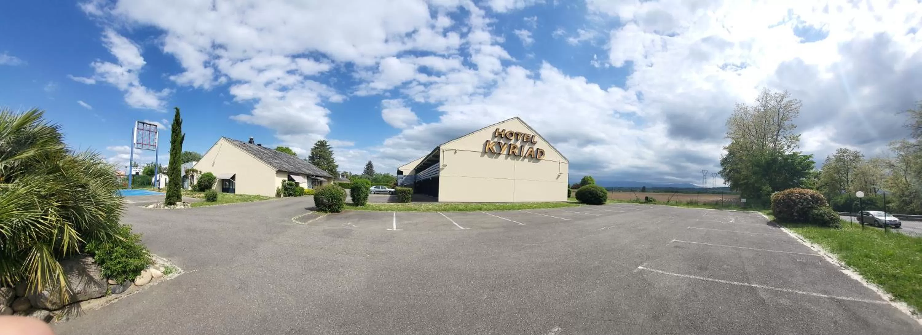 Property building in Kyriad Tarbes Odos