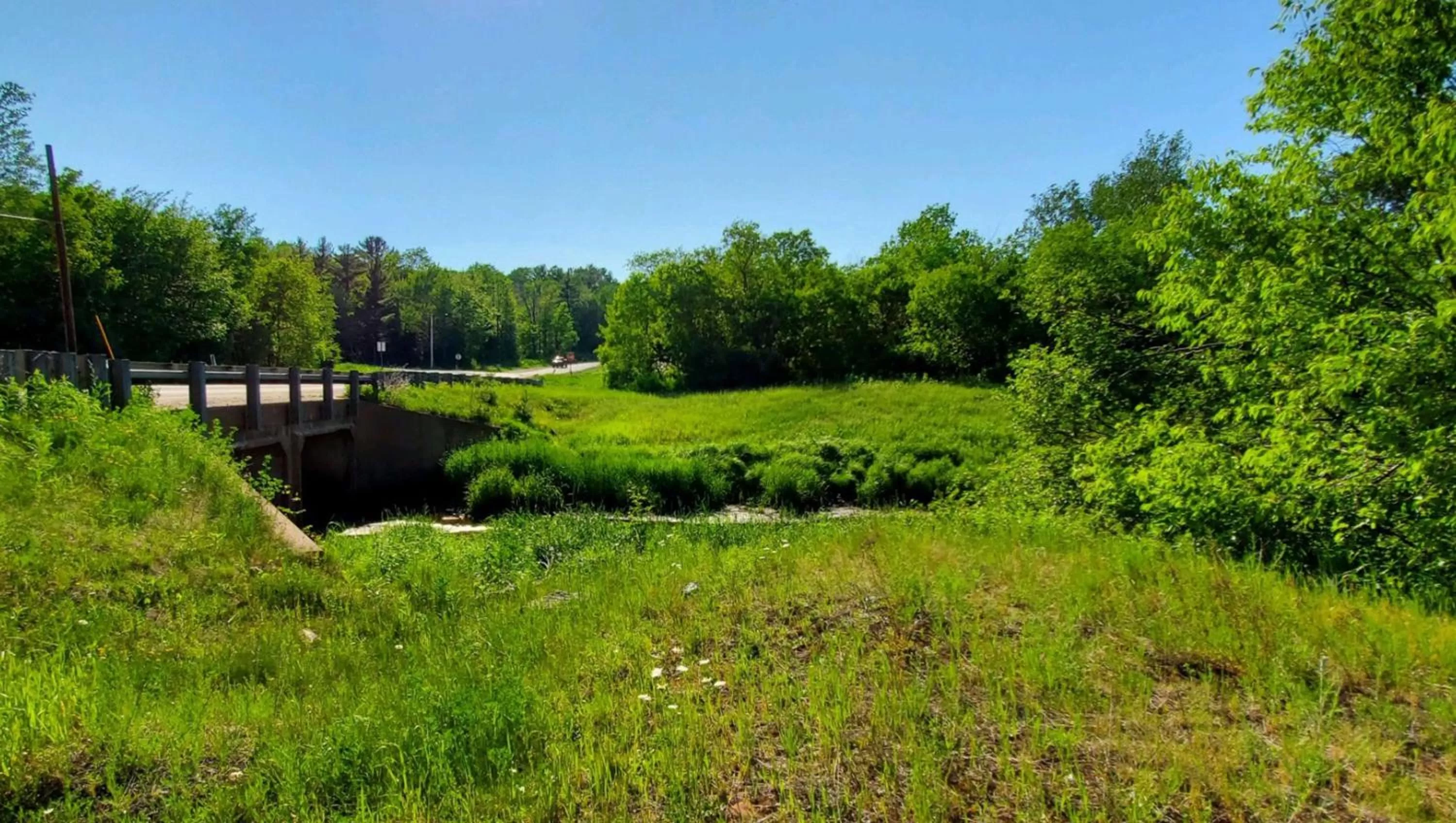 Property building in Jasper Ridge Inn Ishpeming