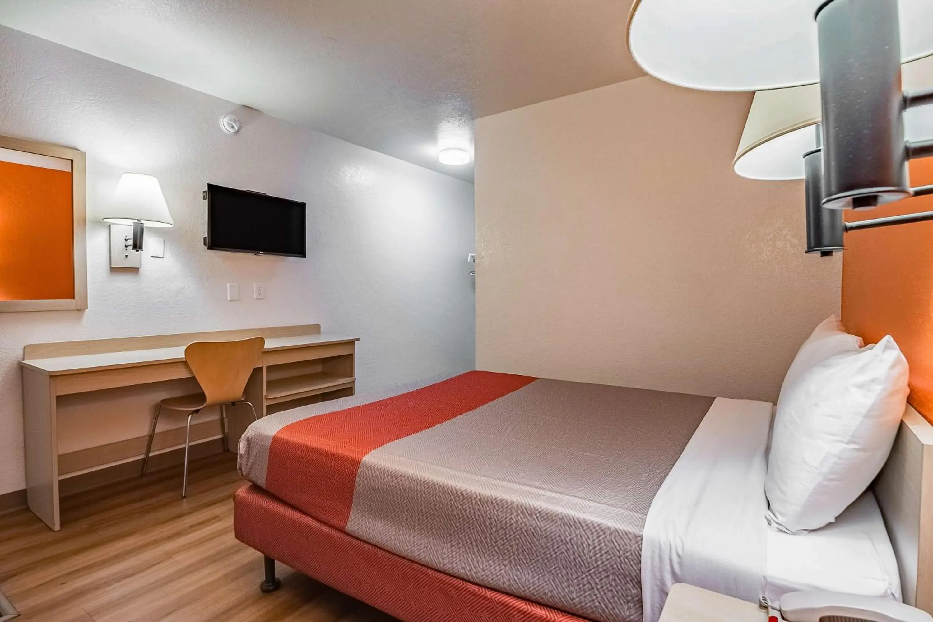 Queen Room - Disability Access in Motel 6-Salt Lake City, UT - West - Airport Queen Room - Disability Access in Motel 6-Salt Lake City, UT - West - Airport