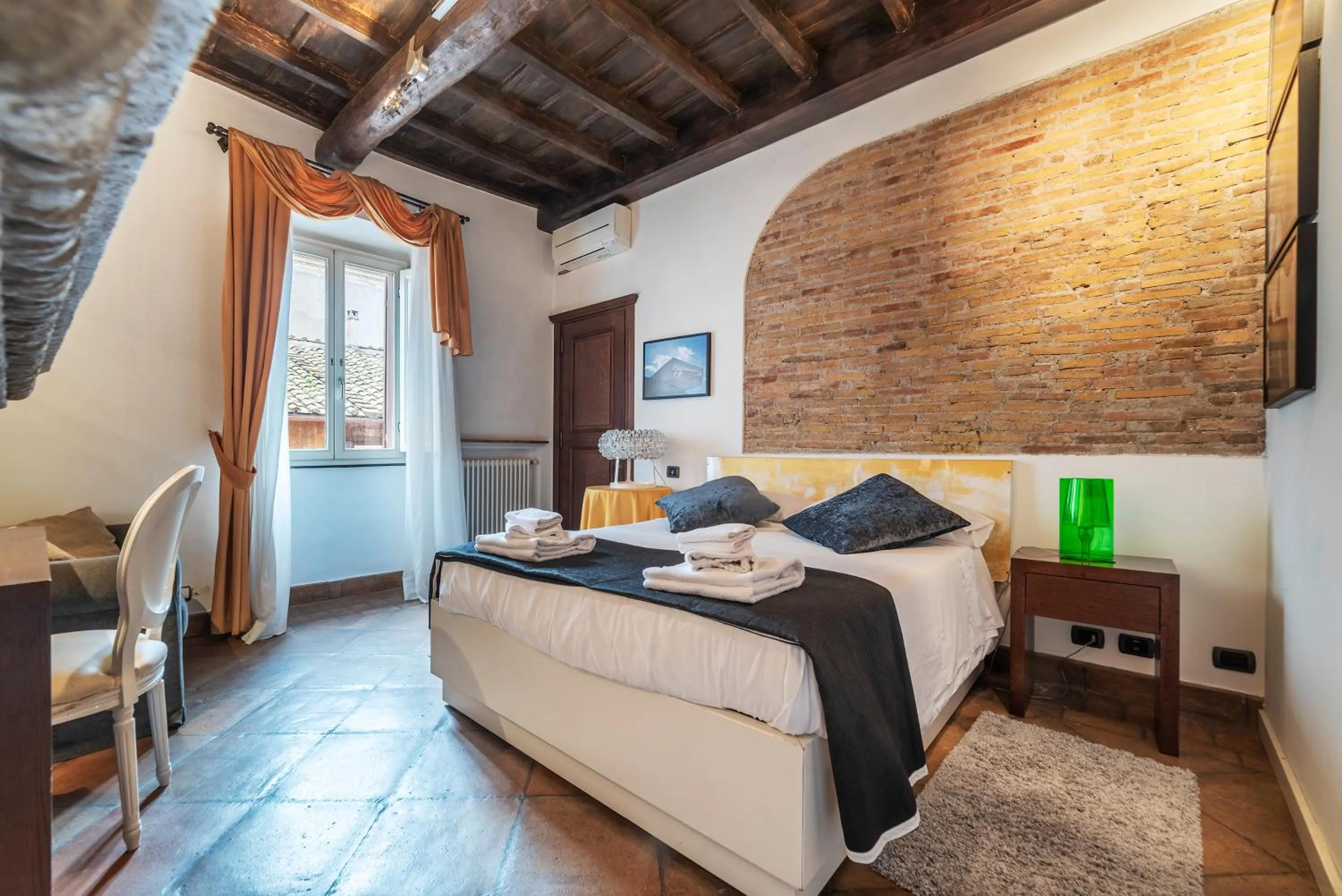 Bedroom in Luxury Trastevere