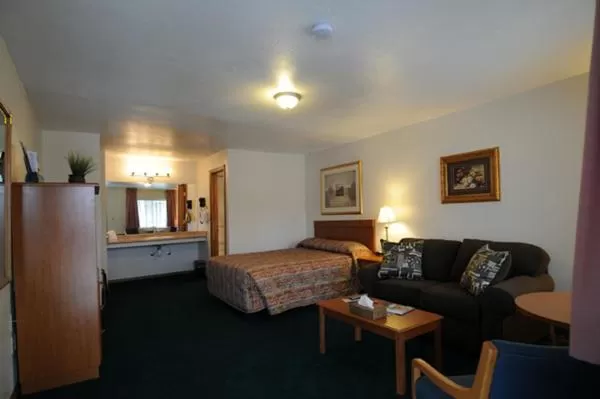 Day, Bed in Legacy Inn