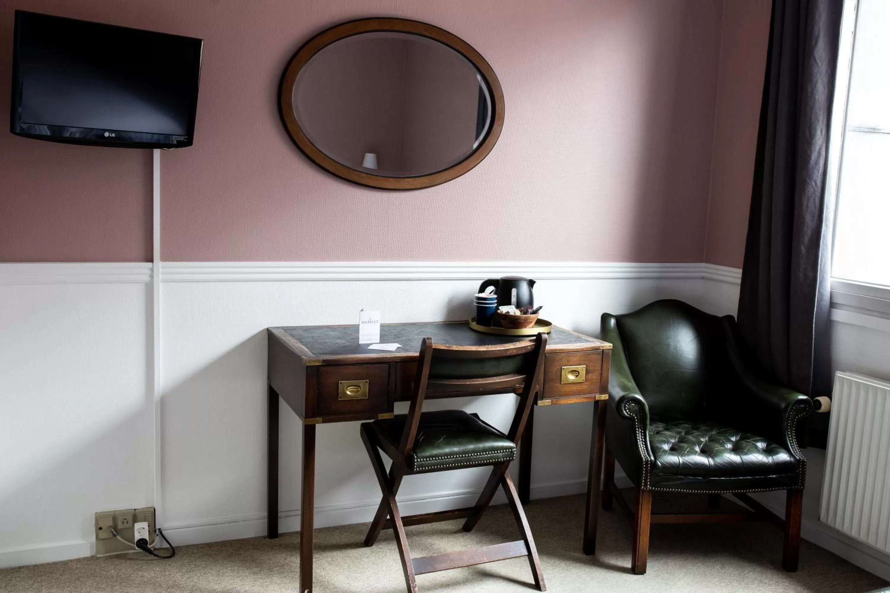 Coffee/tea facilities in Hotel Hamlet