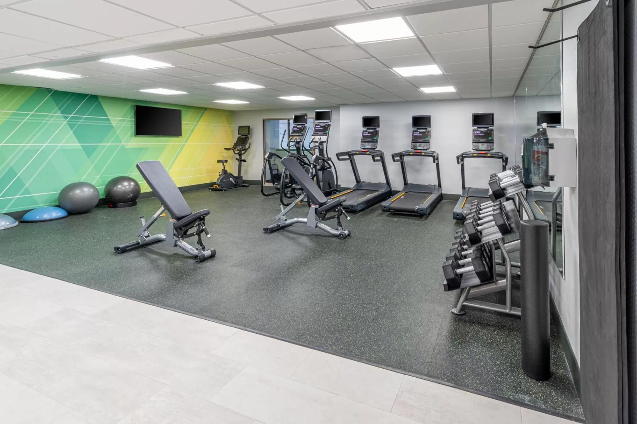 Fitness centre/facilities in Holiday Inn & Suites Wausau-Rothschild by IHG