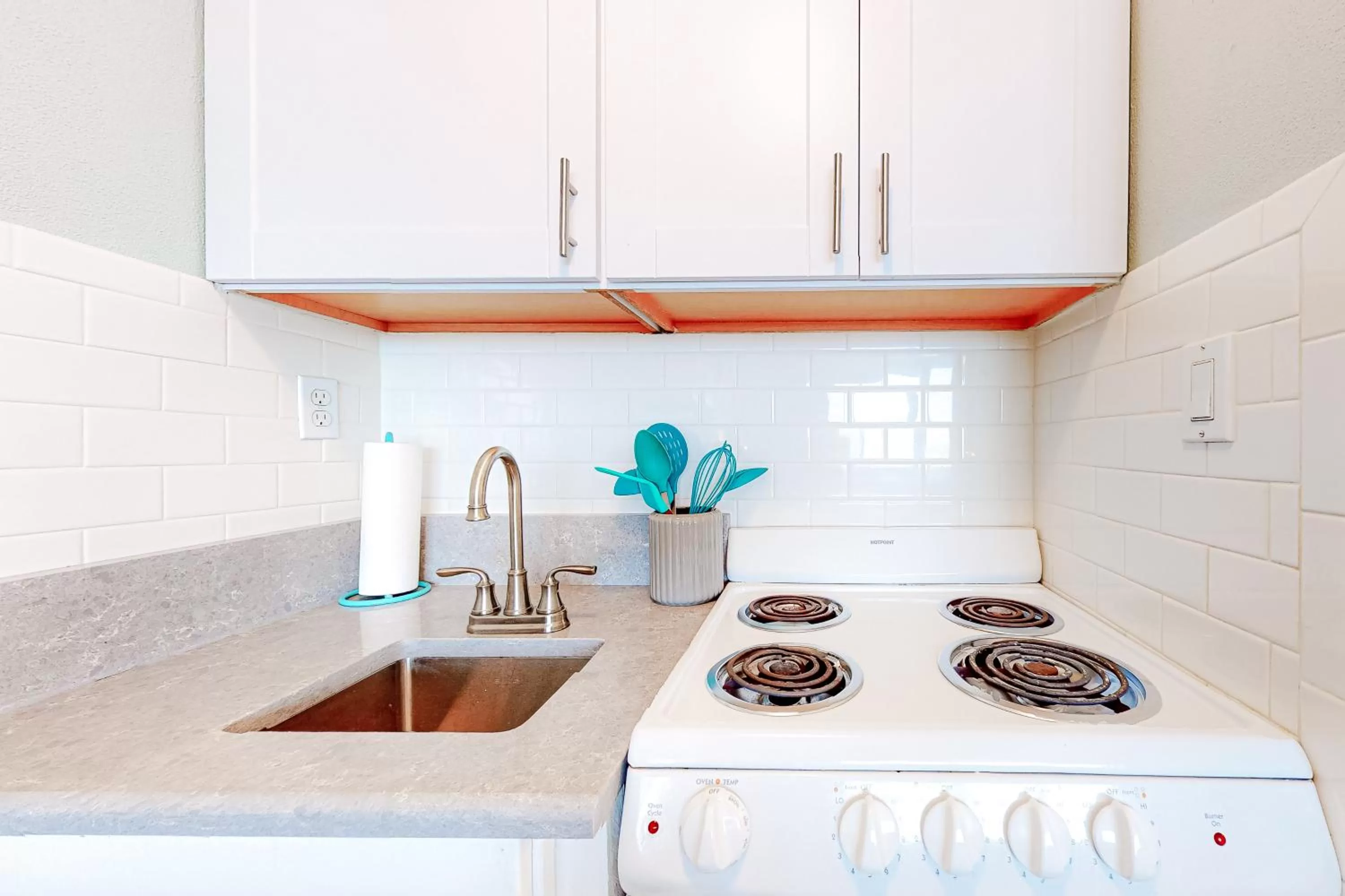 Kitchen/Kitchenette in Top of the Gulf 708