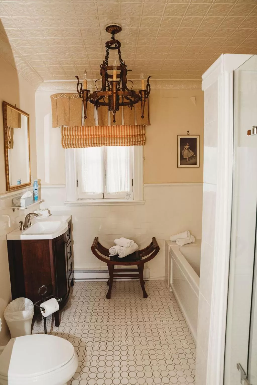 Bathroom in Grey Gables Inn