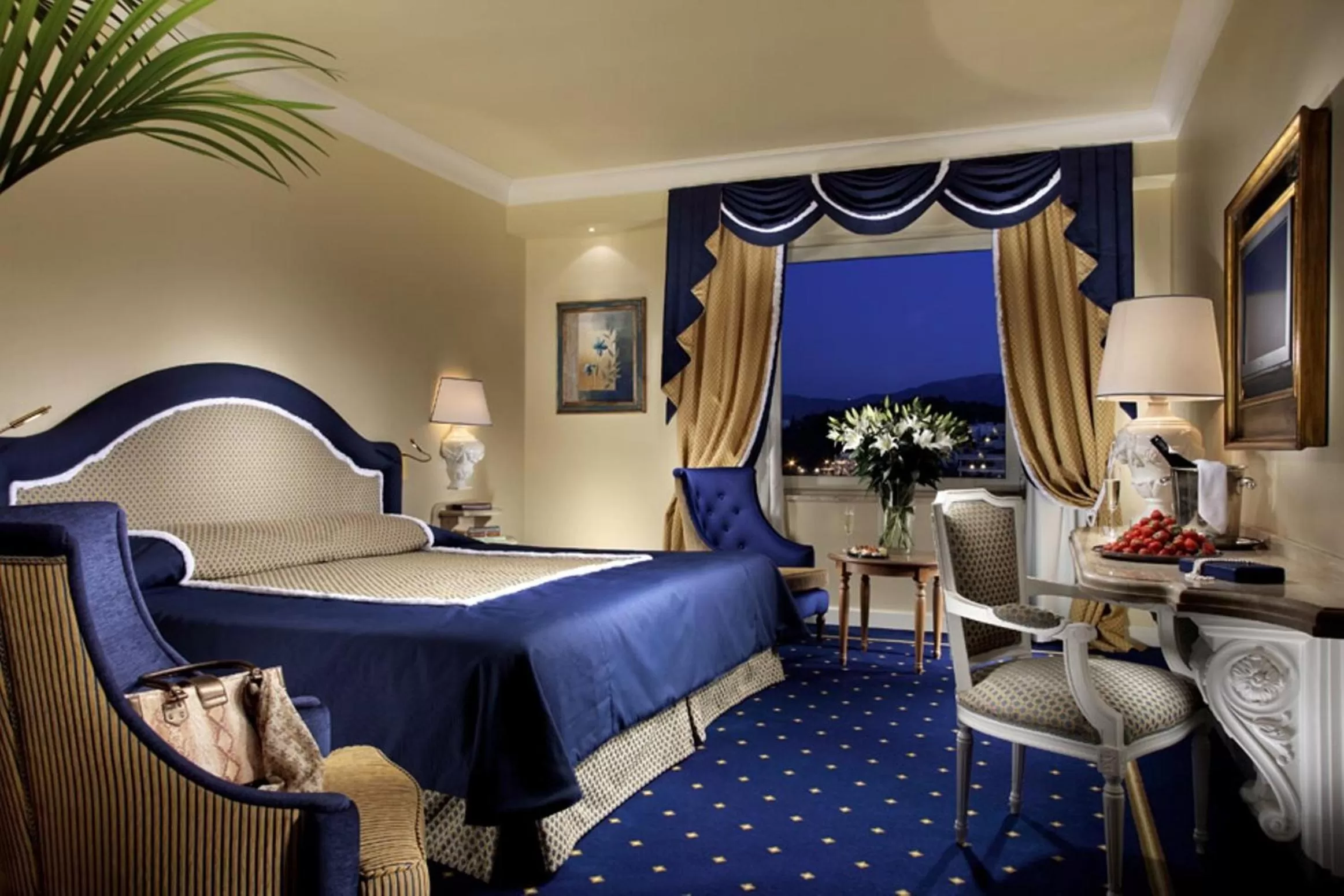 View (from property/room), Bed in Royal Olympic Hotel