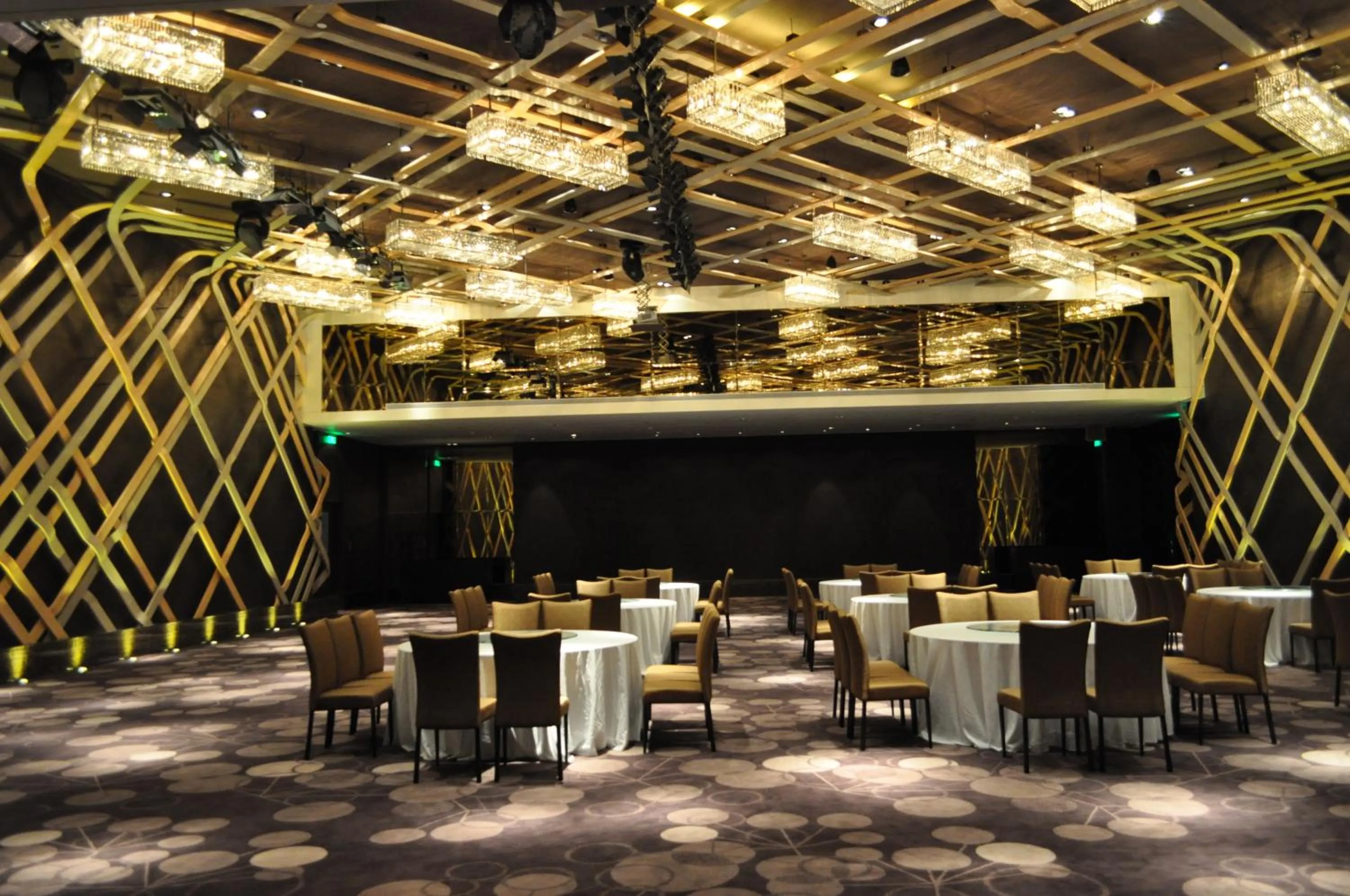 Restaurant/places to eat in Hotel Kapok Shenzhen Bay