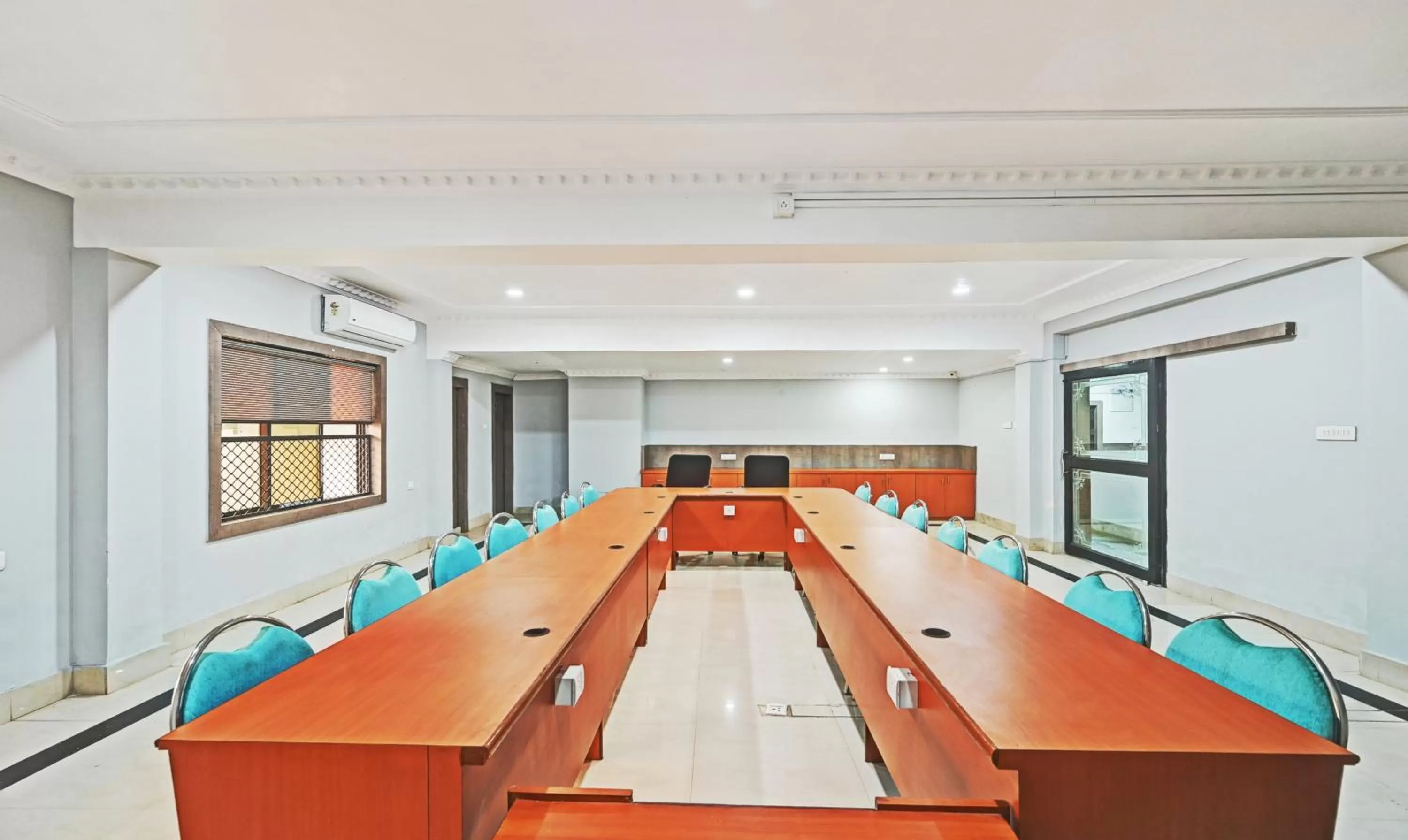 Meeting/conference room in Treebo Sidhartha International Baliapanda