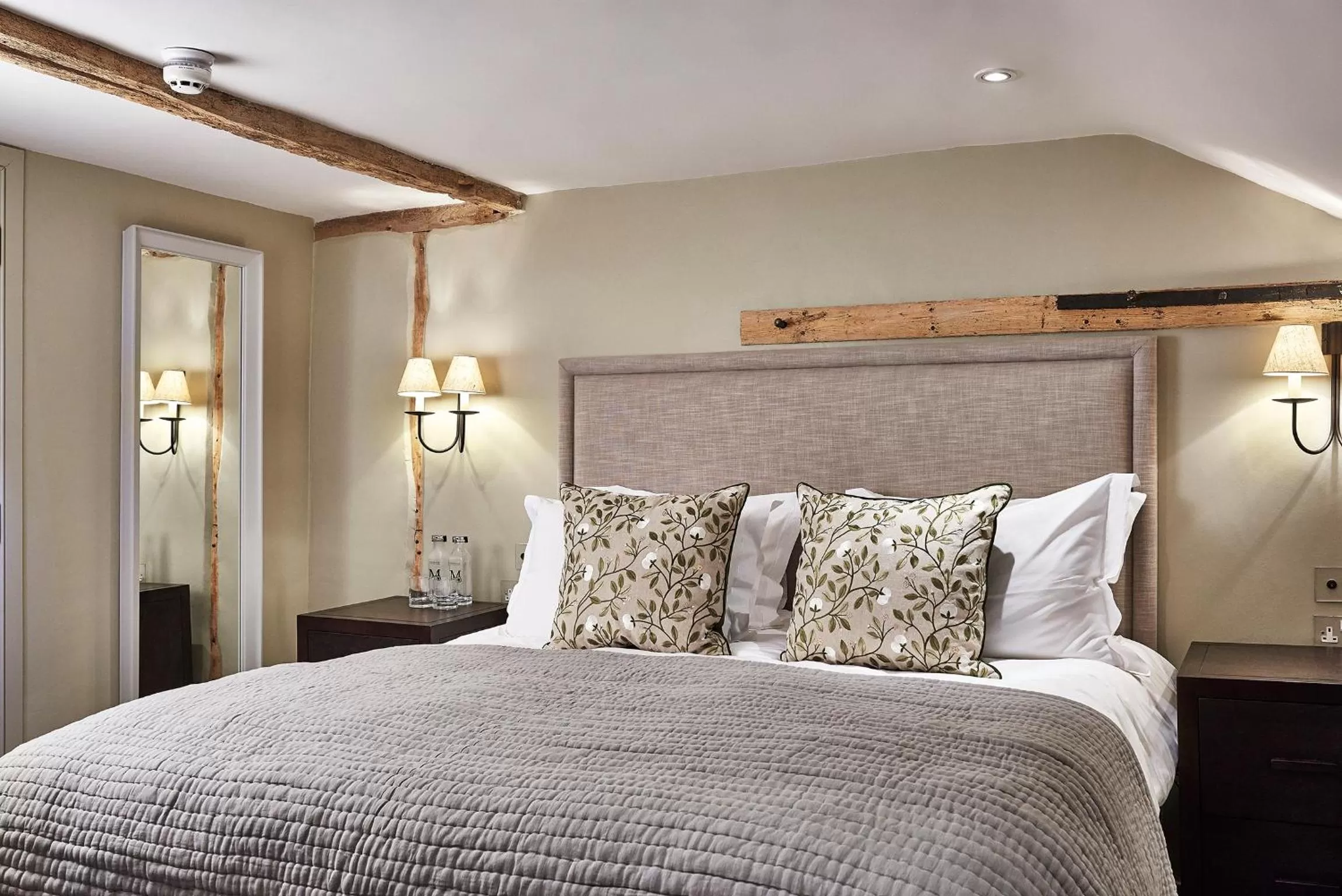 Bedroom, Bed in Marquis Suffolk