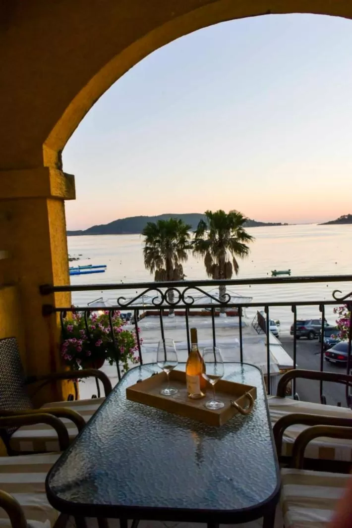 King Suite with Terrace and Sea View (14) in Mali Hotel Porat