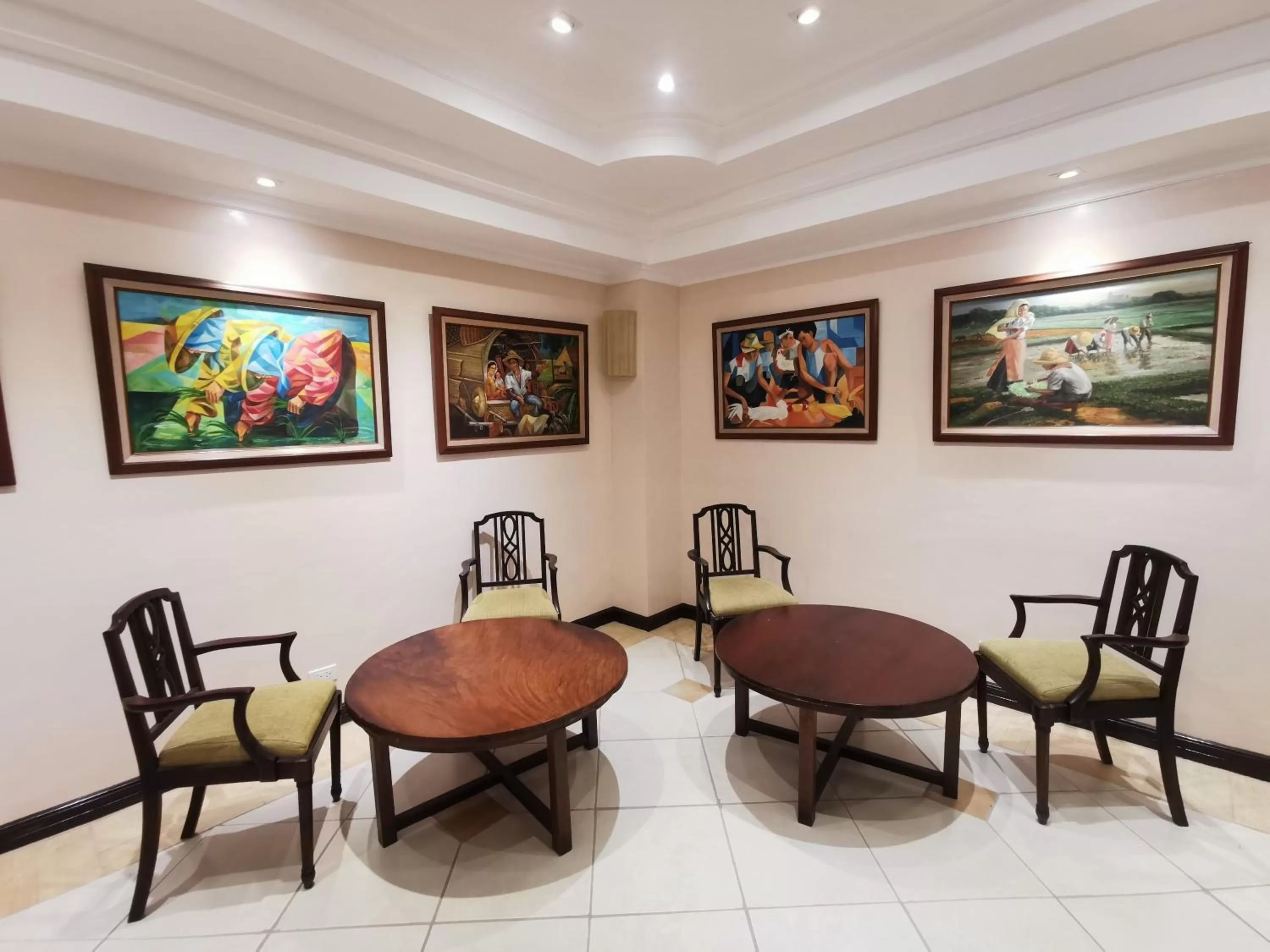 Restaurant/places to eat in Tagaytay Country Hotel