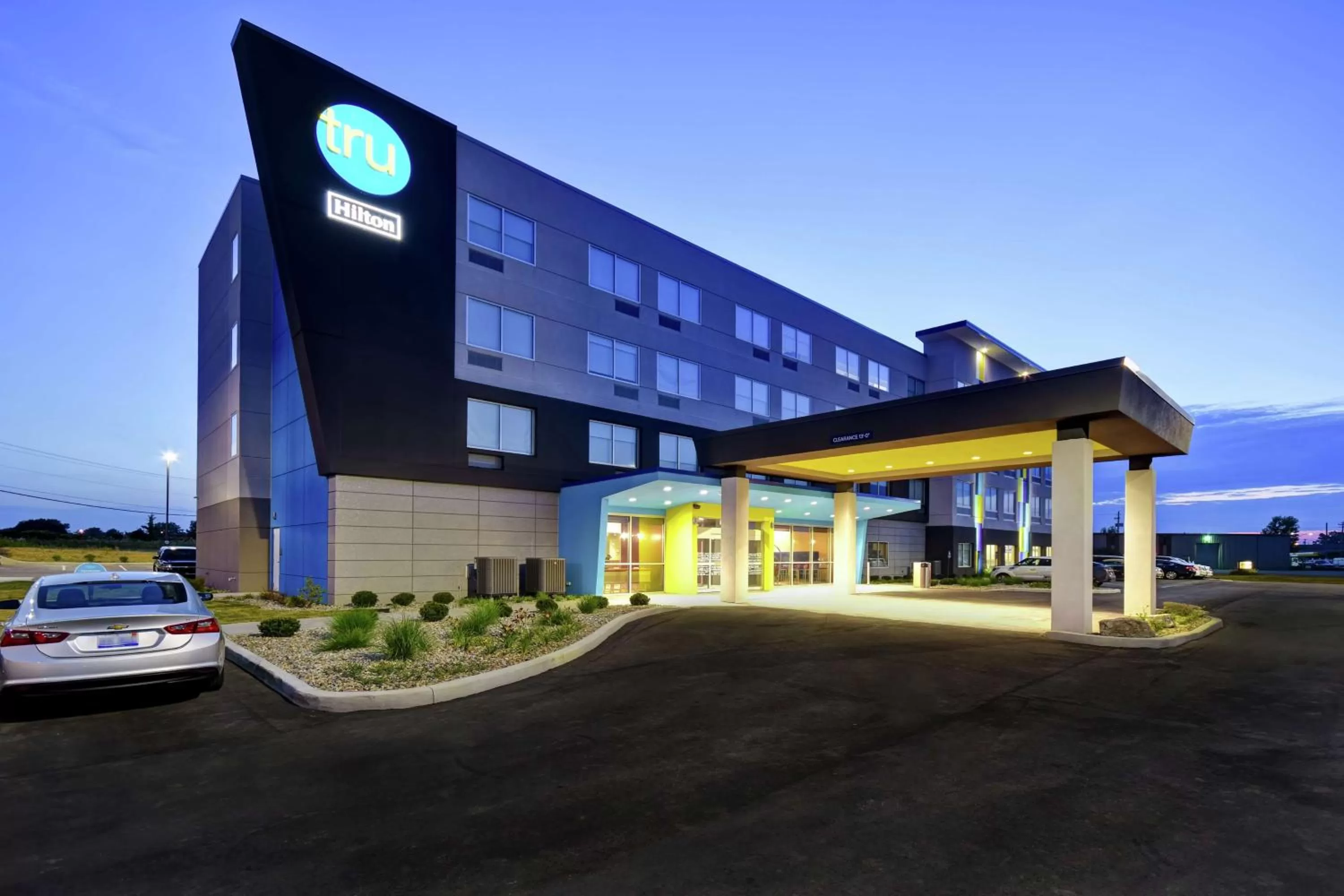 Property building in Tru By Hilton Fort Wayne