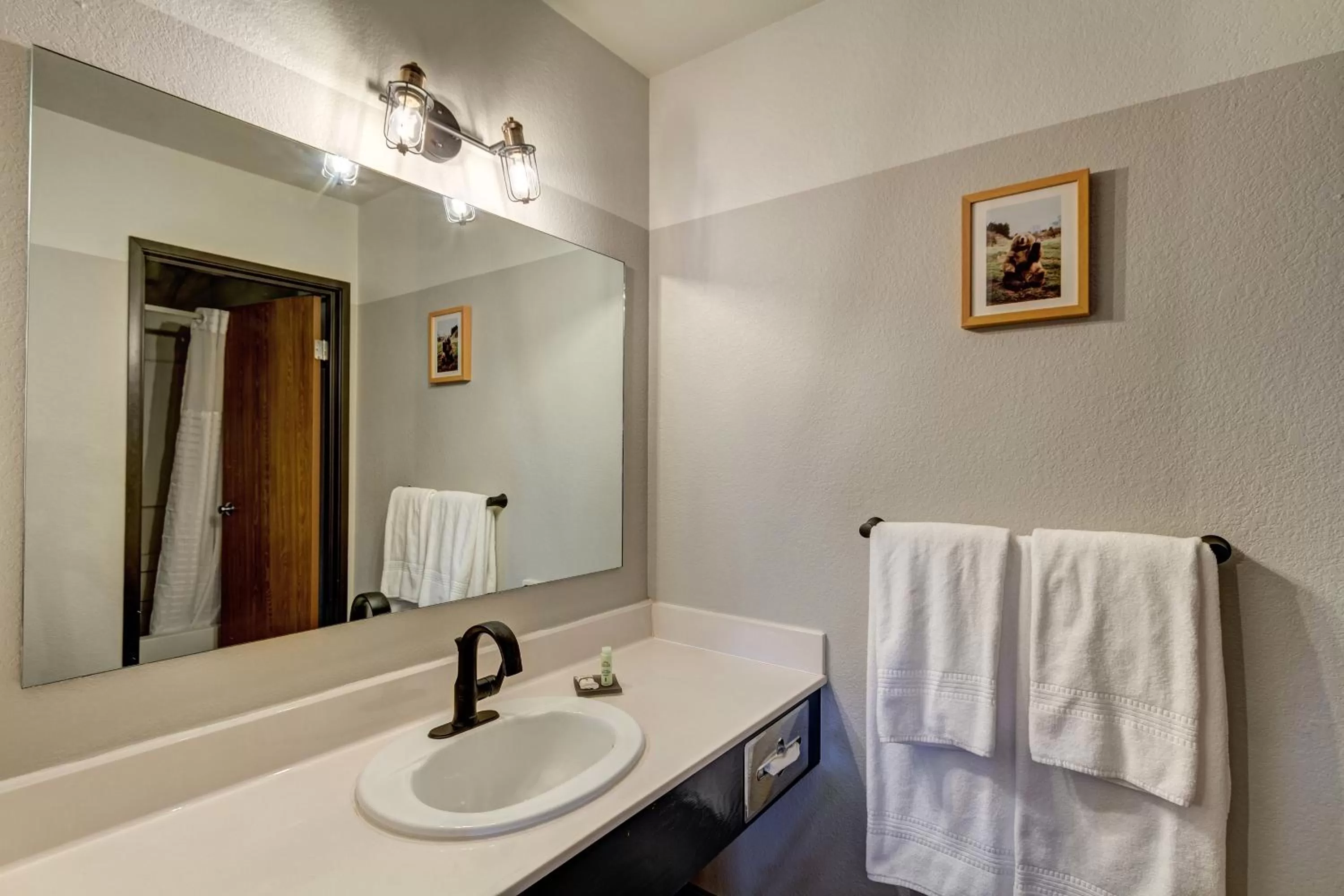 Bathroom in Loyal Duke Lodge